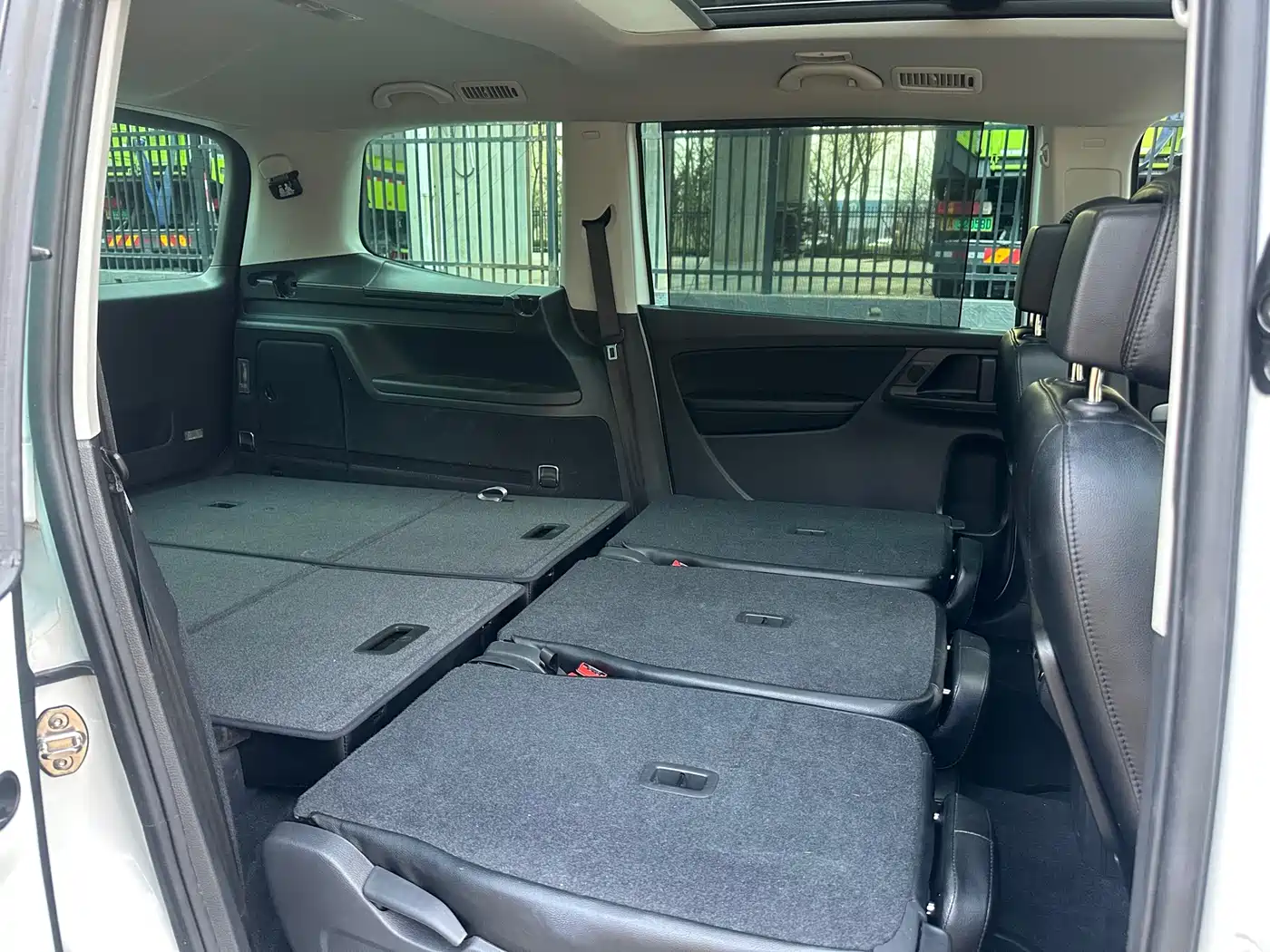 Volkswagen Sharan 2018 380TSI Comfort 7-Seater фото 20
