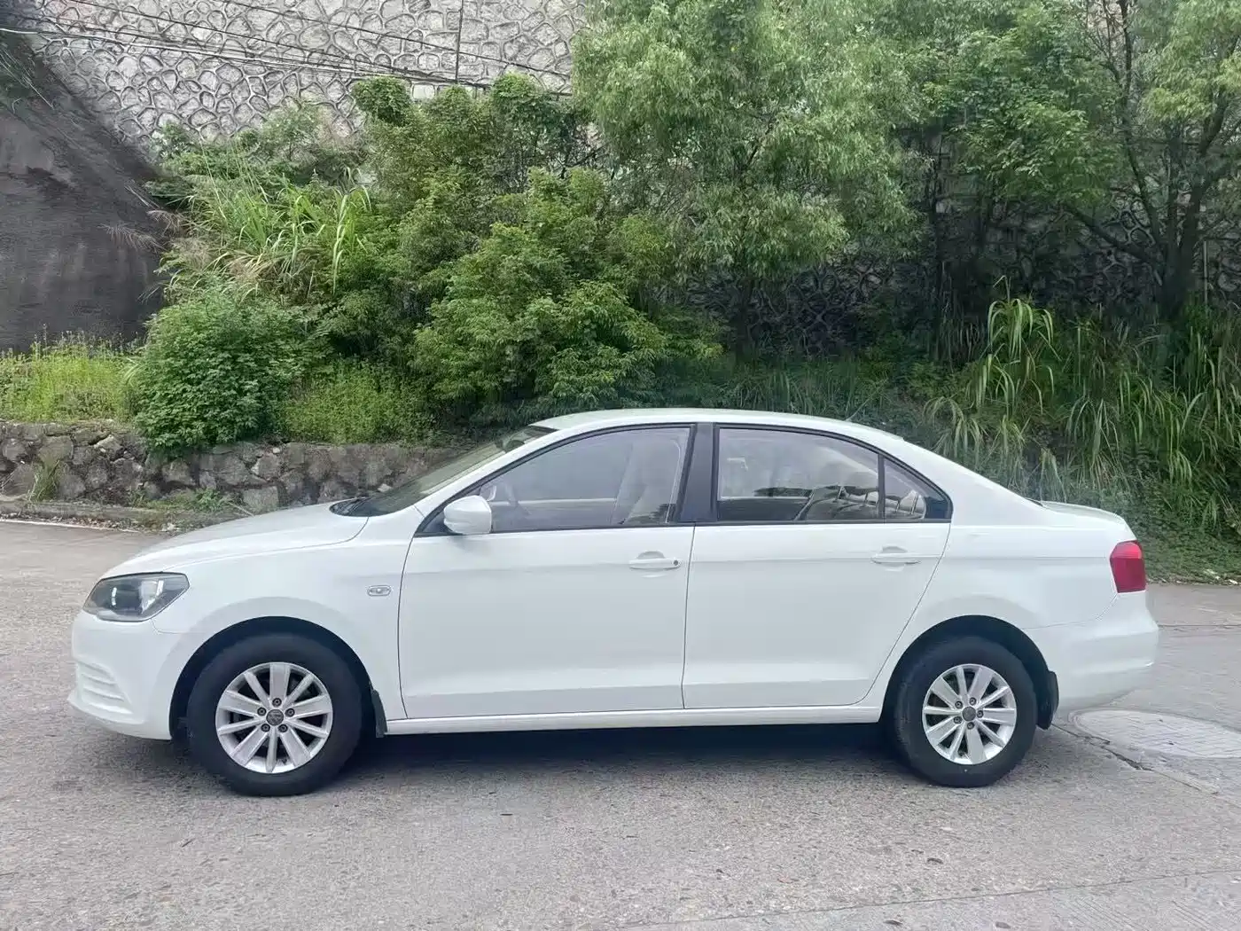 Volkswagen Jetta 2015 Value Edition 1.6L Manual Fashion фото 5