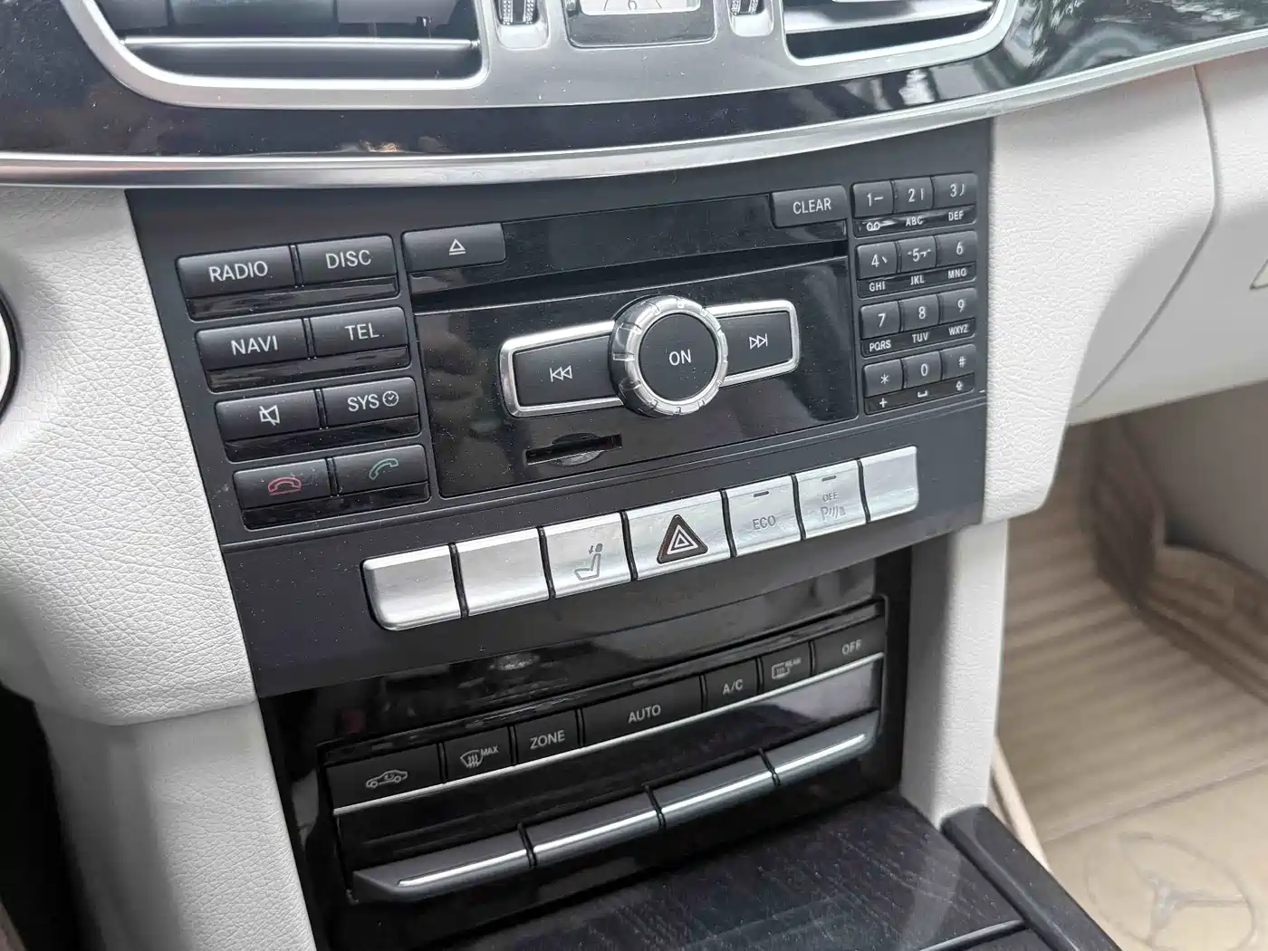 Mercedes-Benz E-Class 2014 E 260 L Sport фото 15