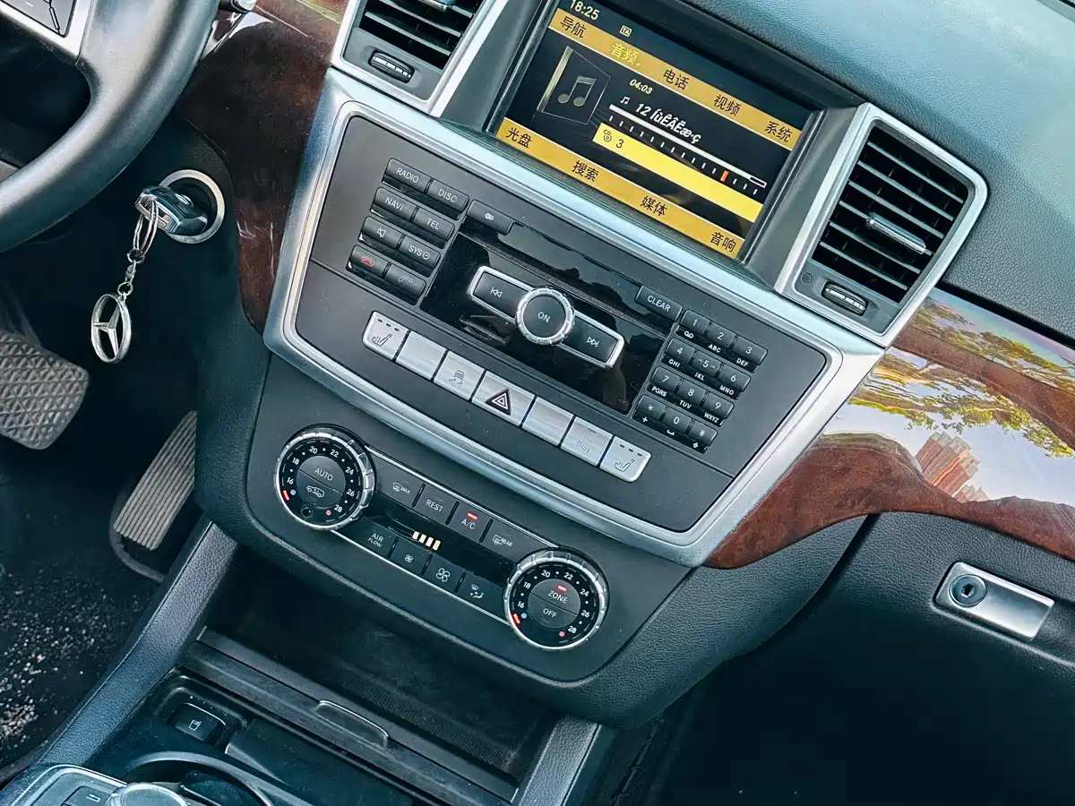 Mercedes-Benz M-Class 2012 Model ML 350 Dynamic фото 18
