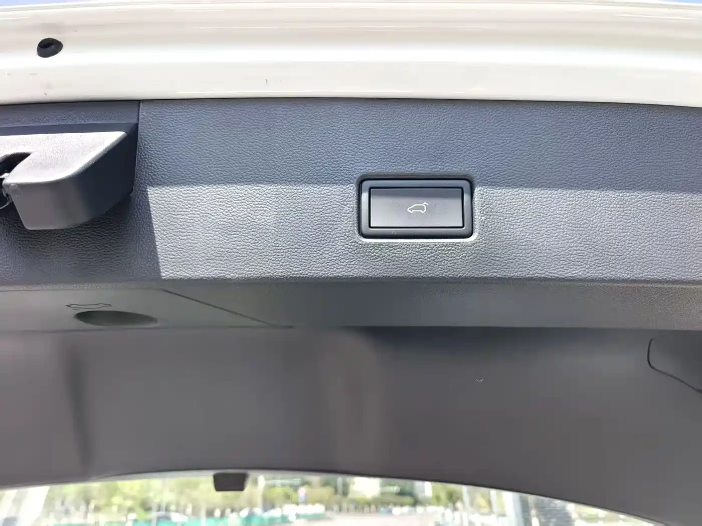 VOLKSWAGEN T-ROC EXPLORING SONGS