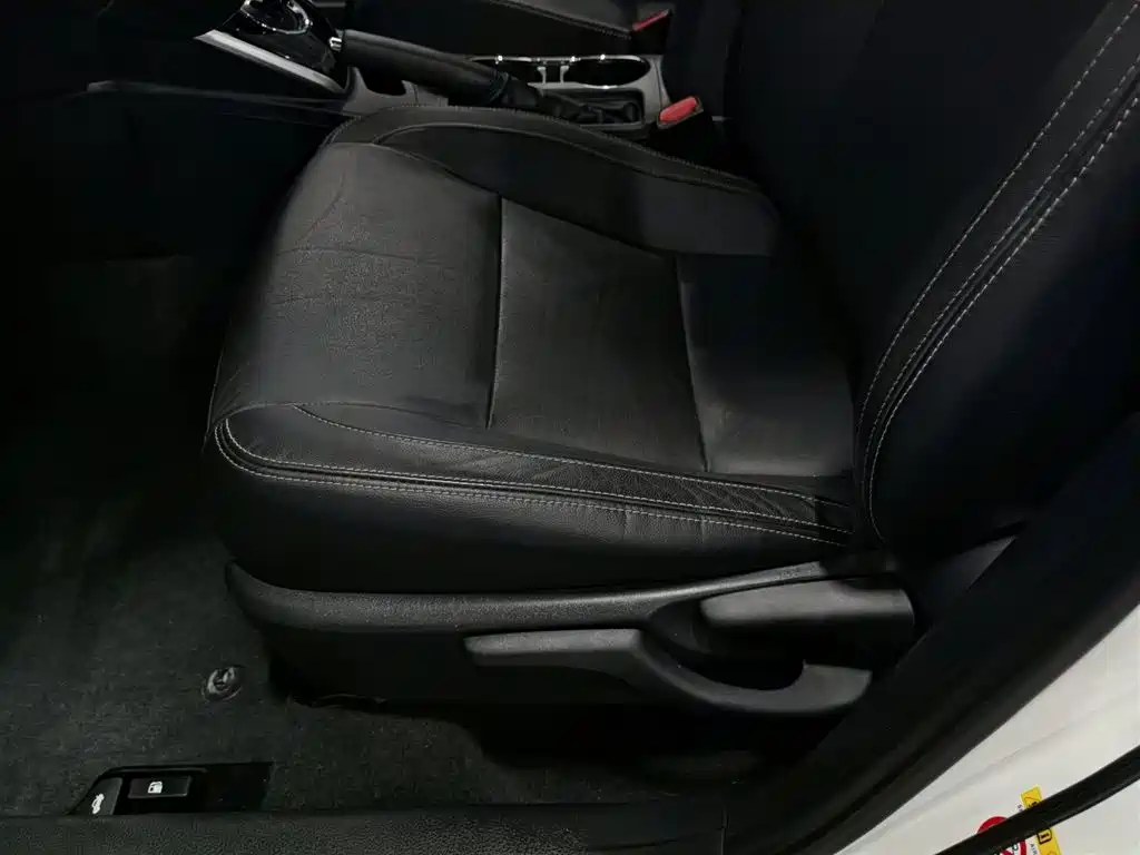 Toyota Corolla 2018 Hybrid 1.8L E-CVT Smart Edition фото 20
