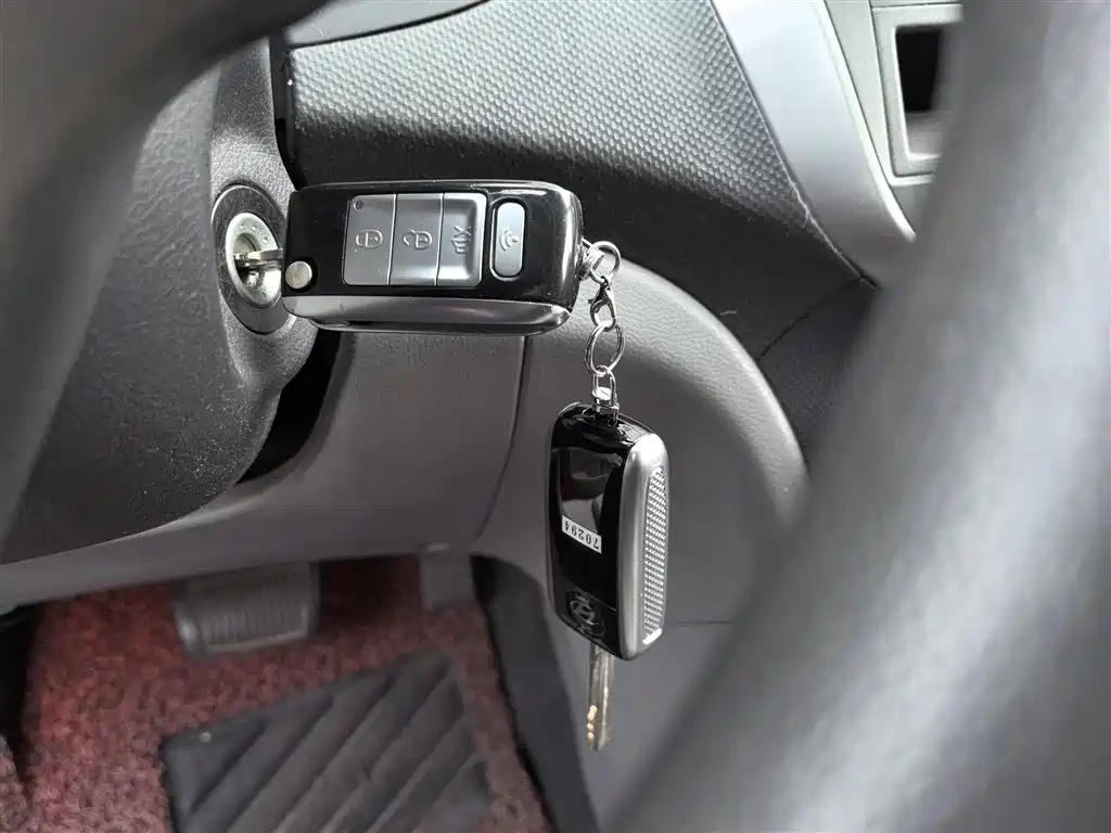Hyundai Verna 2014 1.4L Automatic Fashion GS фото 9