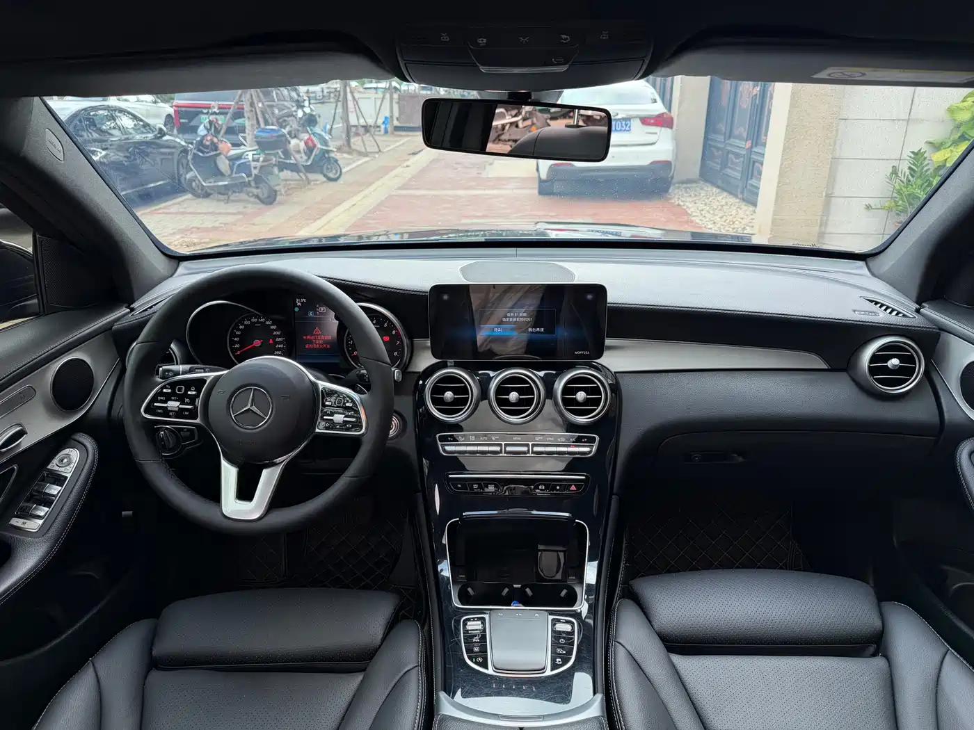 Mercedes-Benz GLC 2020 Facelift GLC 260 L 4MATIC Dynamic фото 5