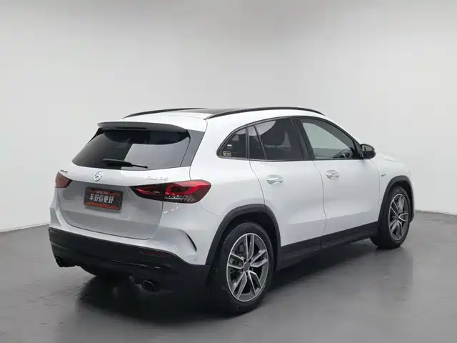 Mercedes-Benz GLA AMG 2021 AMG GLA 35 4MATIC — фото 2