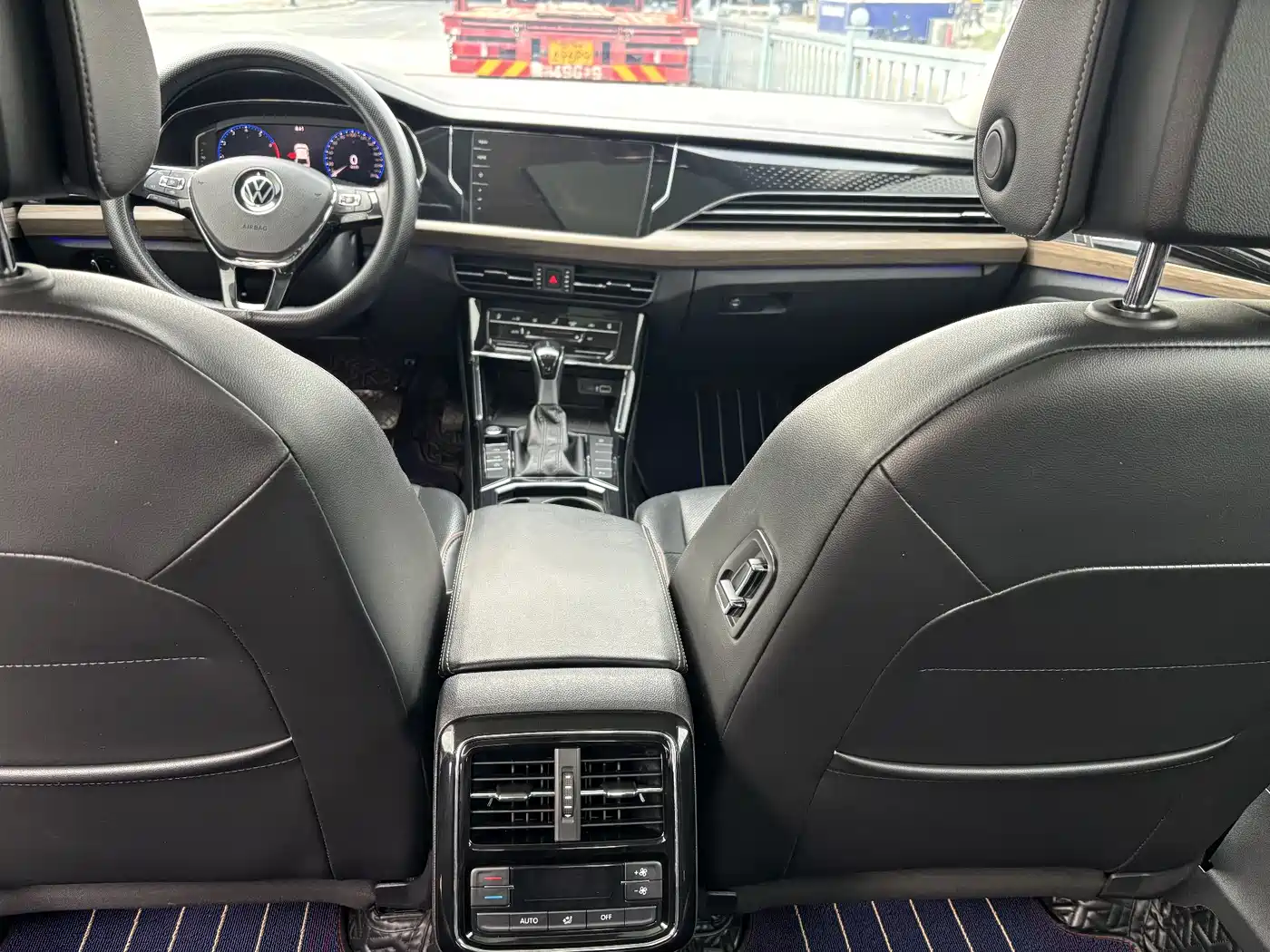 Volkswagen Passat 2021 Model 330TSI Luxury Edition фото 20