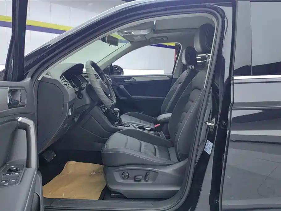 Volkswagen Tiguan L 2019 330TSI Automatic 2WD Panorama Comfort Edition China VI фото 9