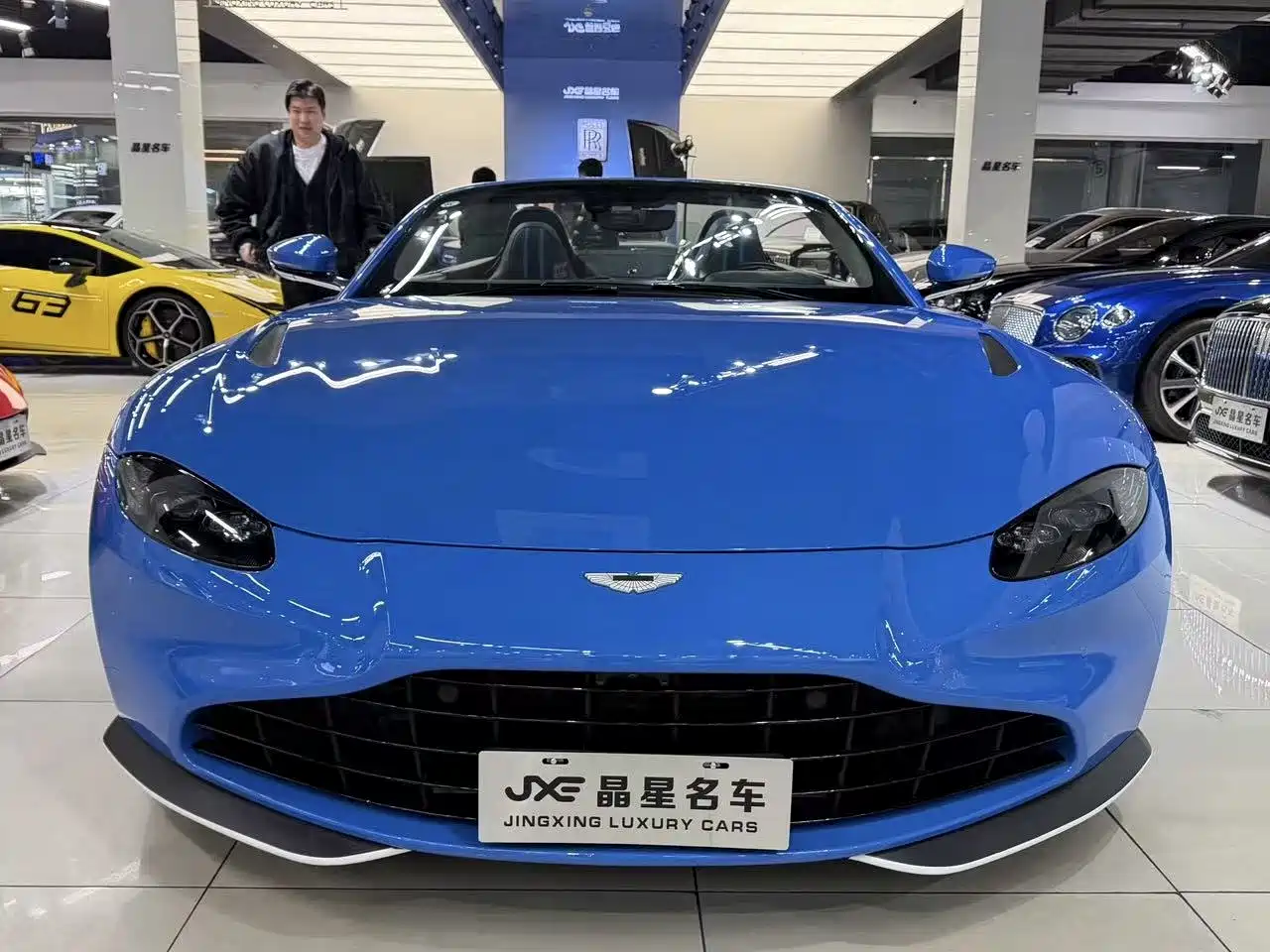 Aston Martin V8 Vantage 2021 2020 4.0T V8 Coupe