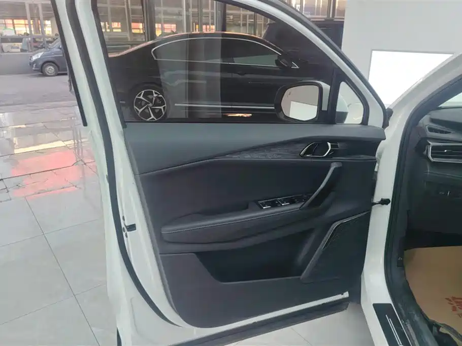 Lynk & Co 06 2023 Remix 1.5T Power Pro фото 7