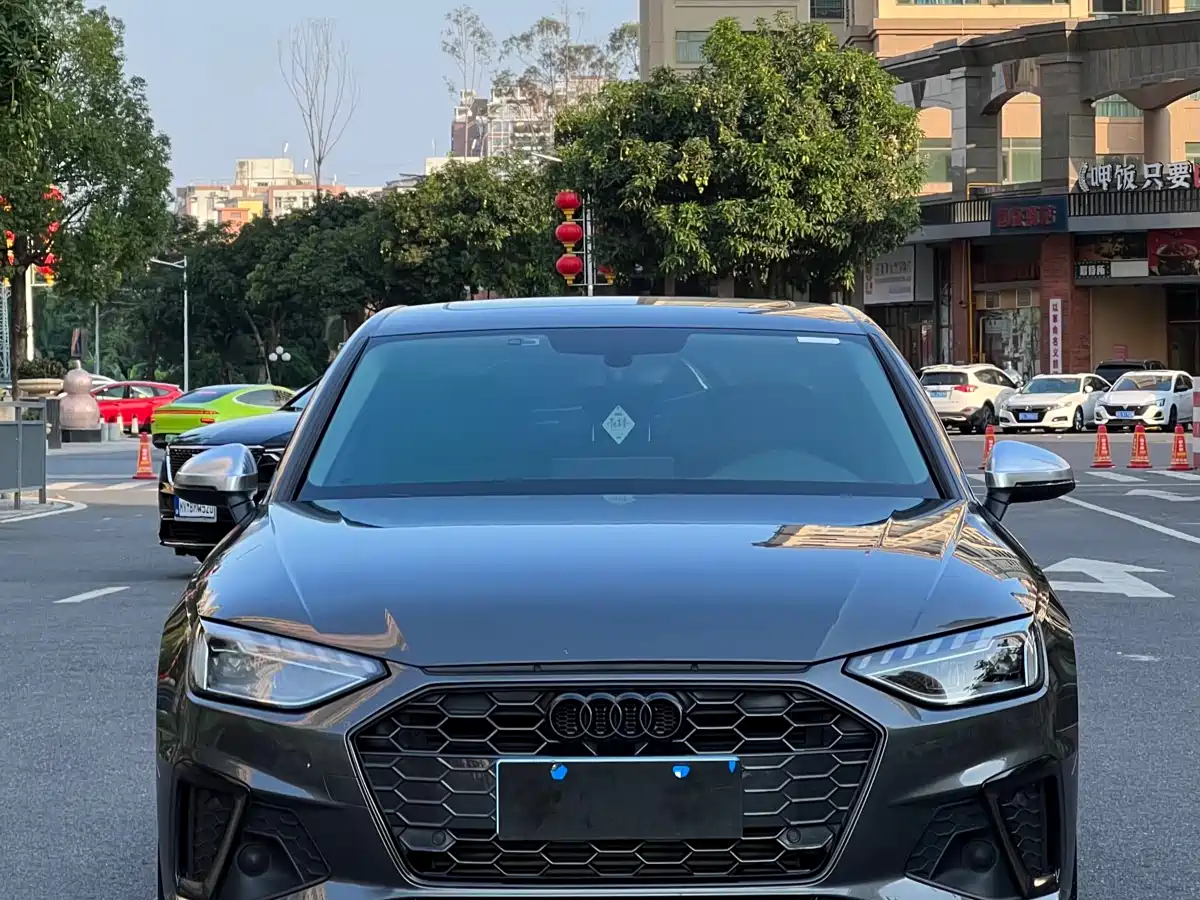 Audi A4L 2020 40 TFSI Fashion Elegance фото 2