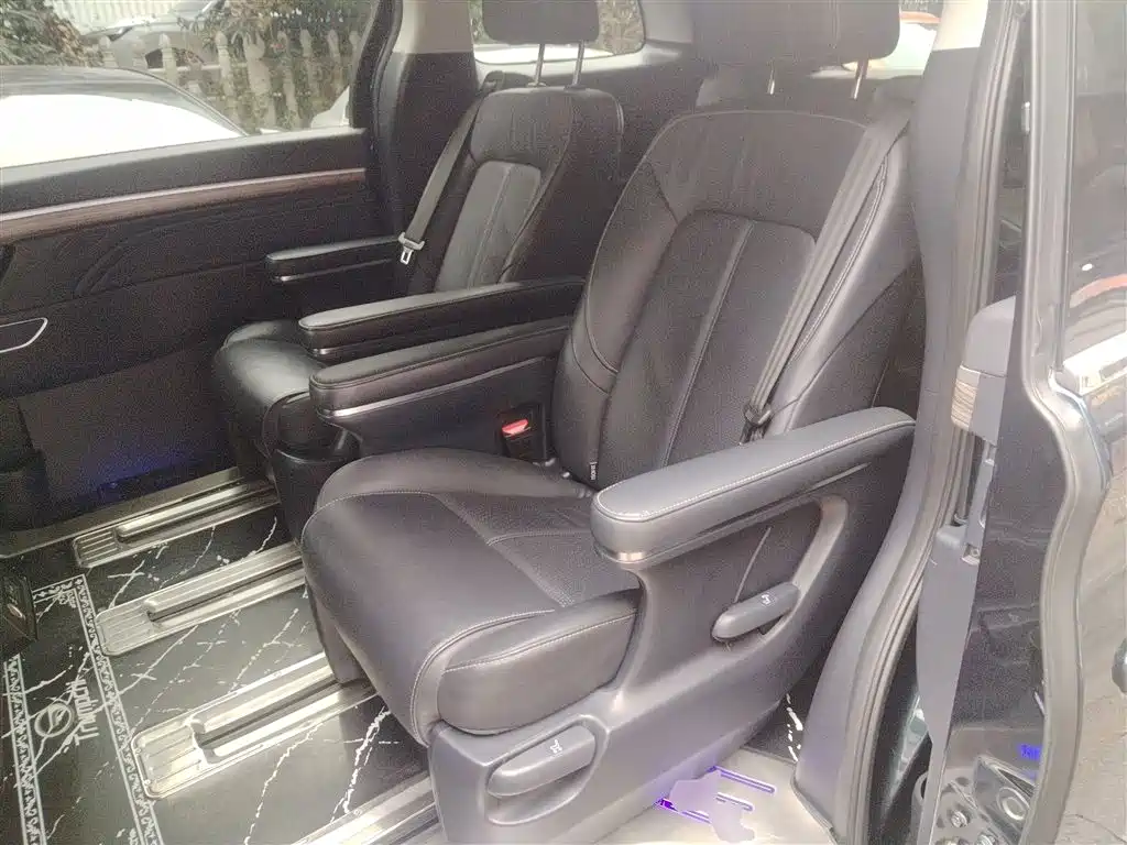 GAC Trumpchi Trumpchi M8 2023 Leading Series 390T Premium Edition фото 17