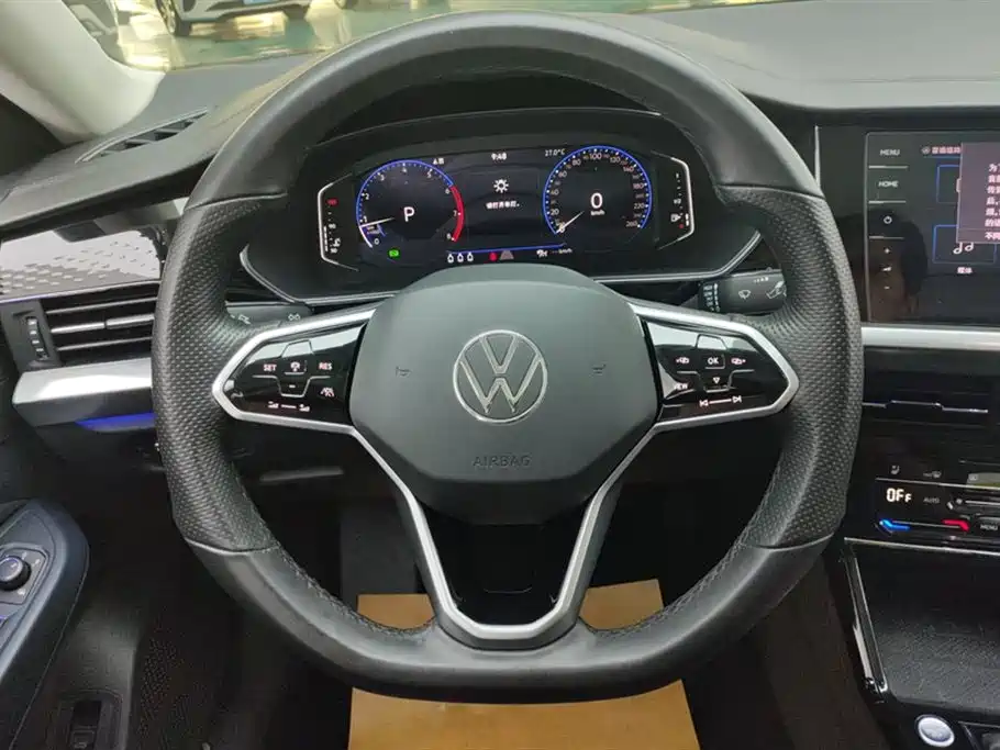 Volkswagen Passat 2023 Facelift 330TSI Starlight Luxury Edition фото 15