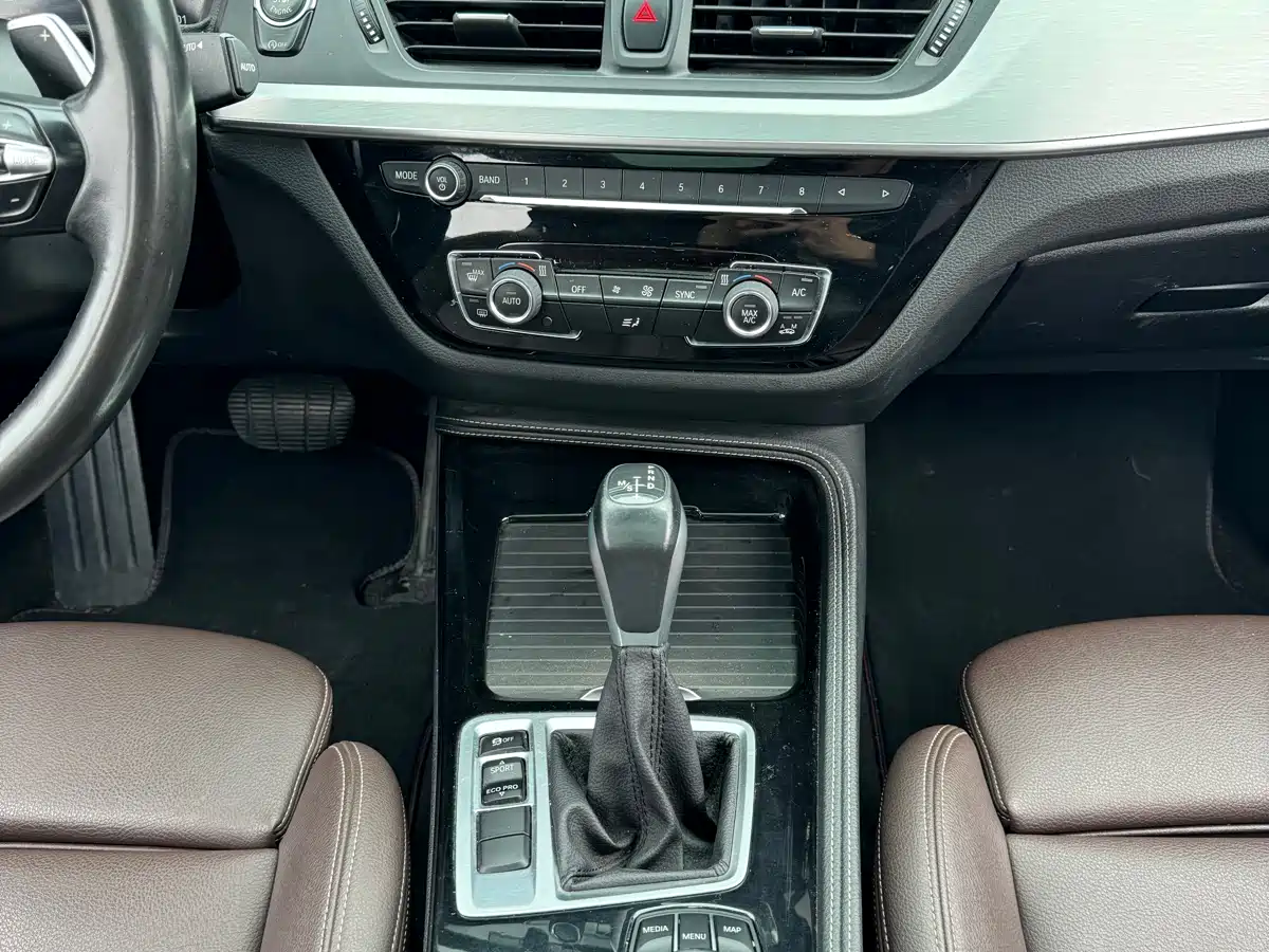 BMW 1 Series 2019 120i M Sport Package фото 16