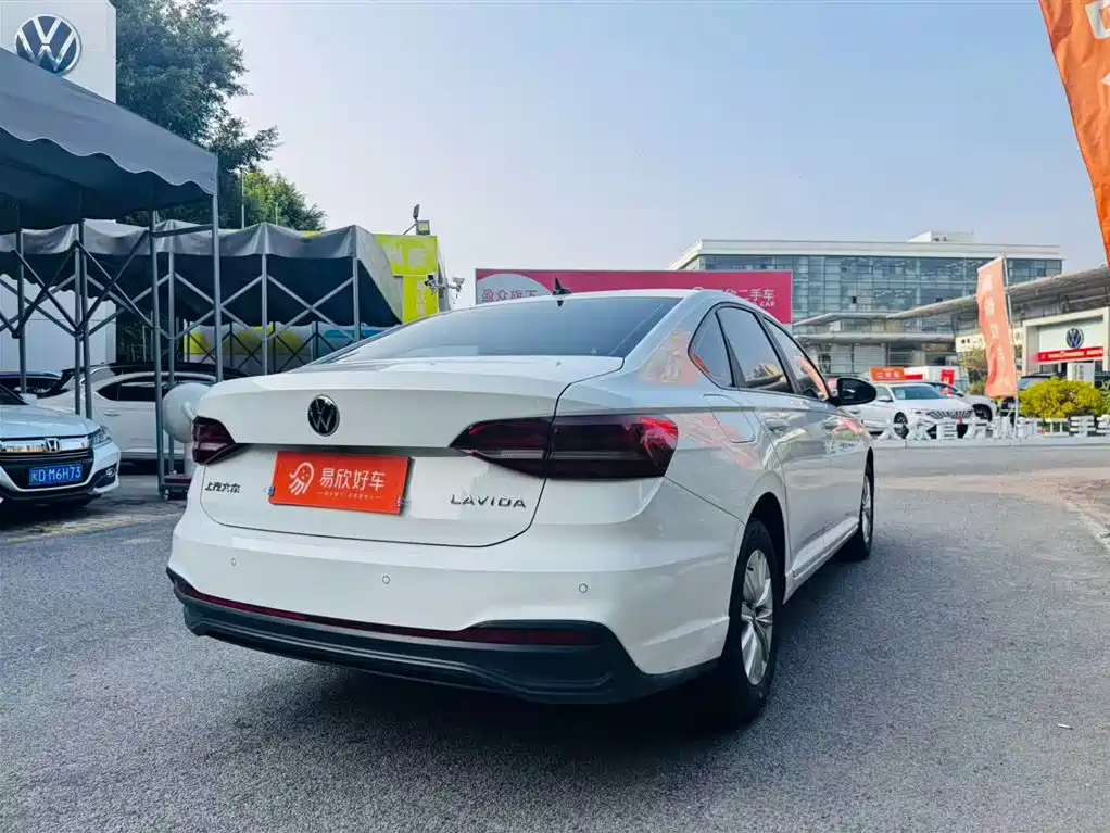 Volkswagen Lavida 2023 1.5L Auto Delight Edition фото 9