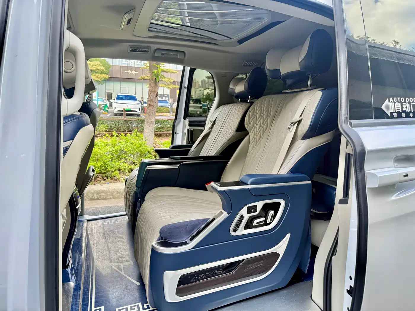Buick GL8 2023 ES Landmaster Comfort фото 8