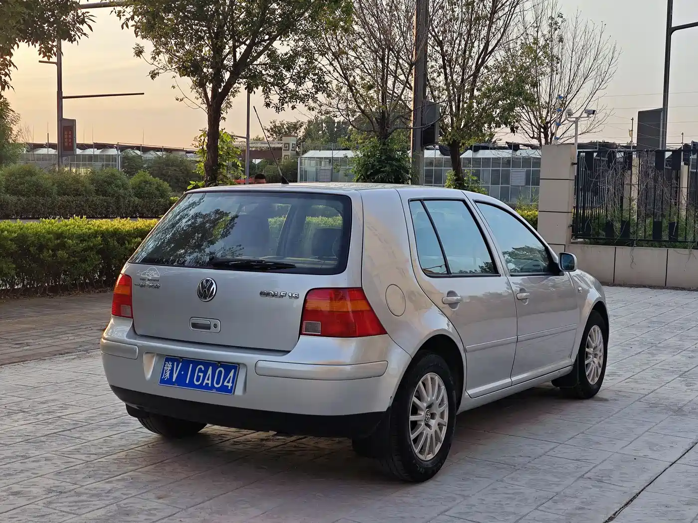 Volkswagen Golf 2004 Model 1.6 Manual Comfort фото 4