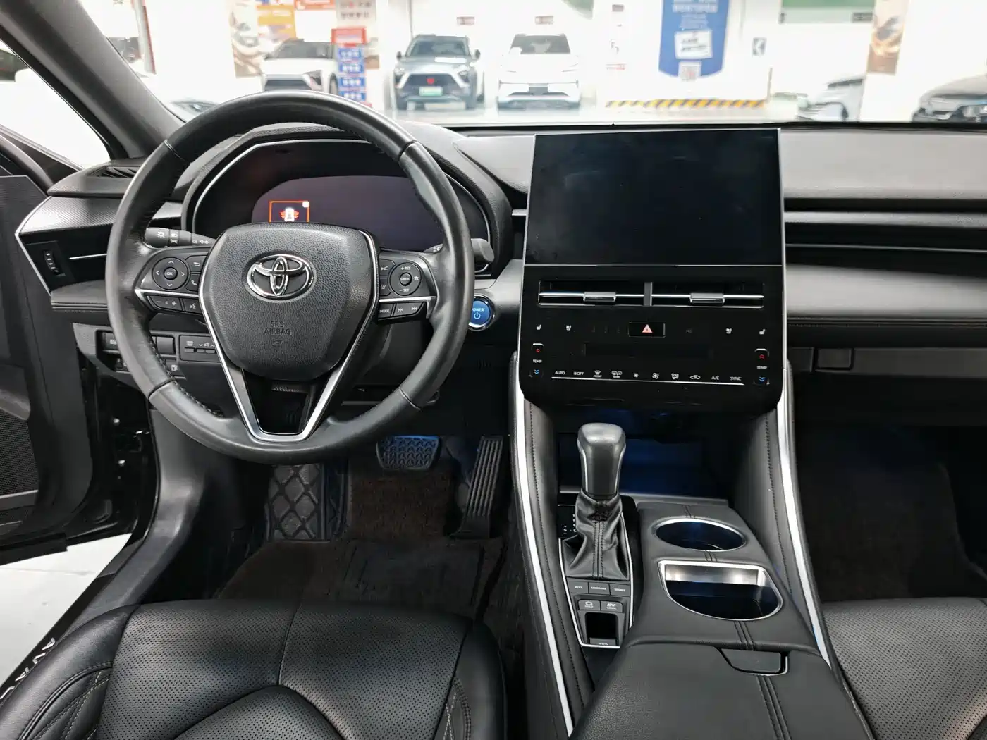 Toyota Avalon 2023 Hybrid 2.5L Luxury Edition фото 4
