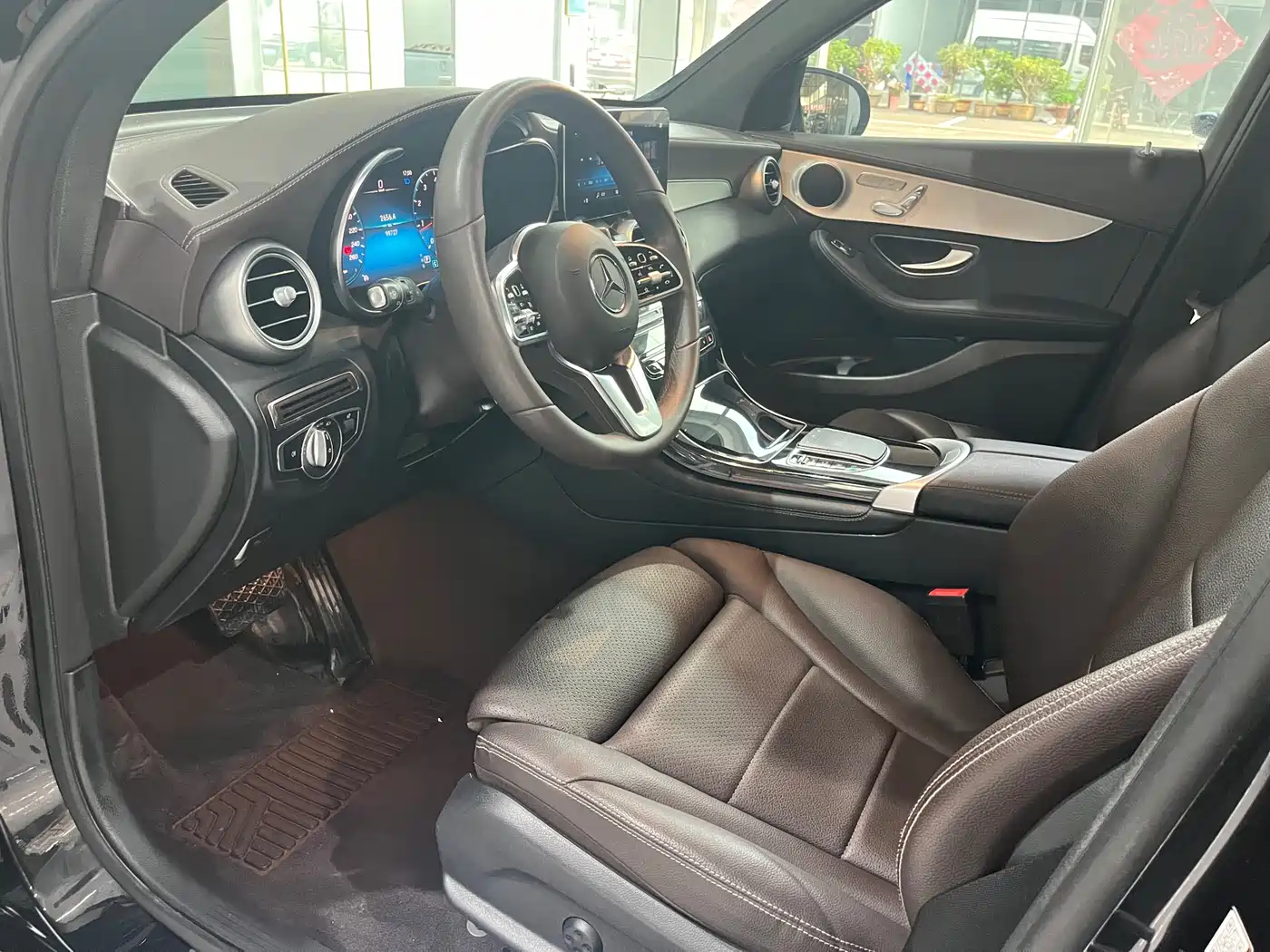 Mercedes-Benz GLC 2022 Model GLC 260 L 4MATIC Dynamic Edition фото 6
