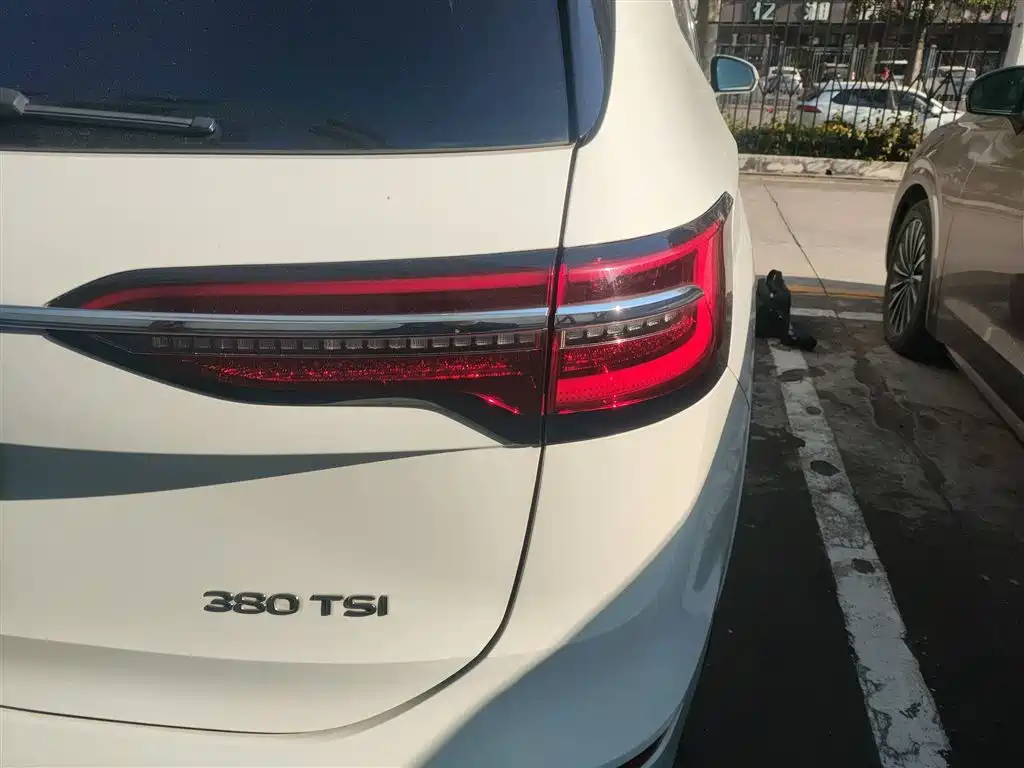 Volkswagen Viloran 2020 380TSI Premium фото 24