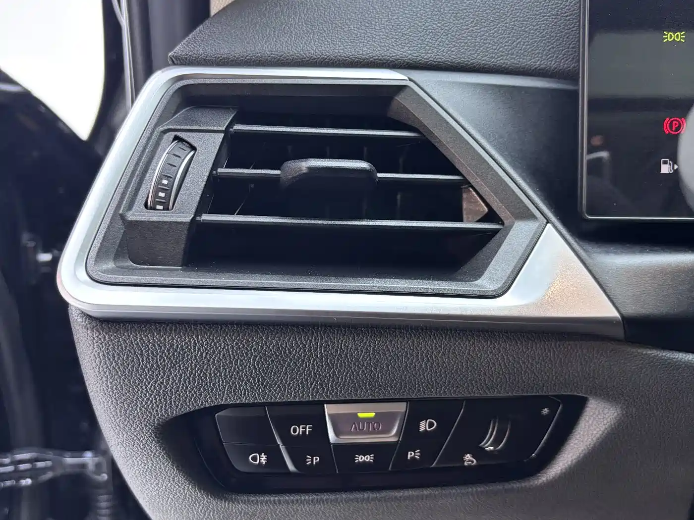 BMW 3 Series 2023 320Li M Sport Package фото 12