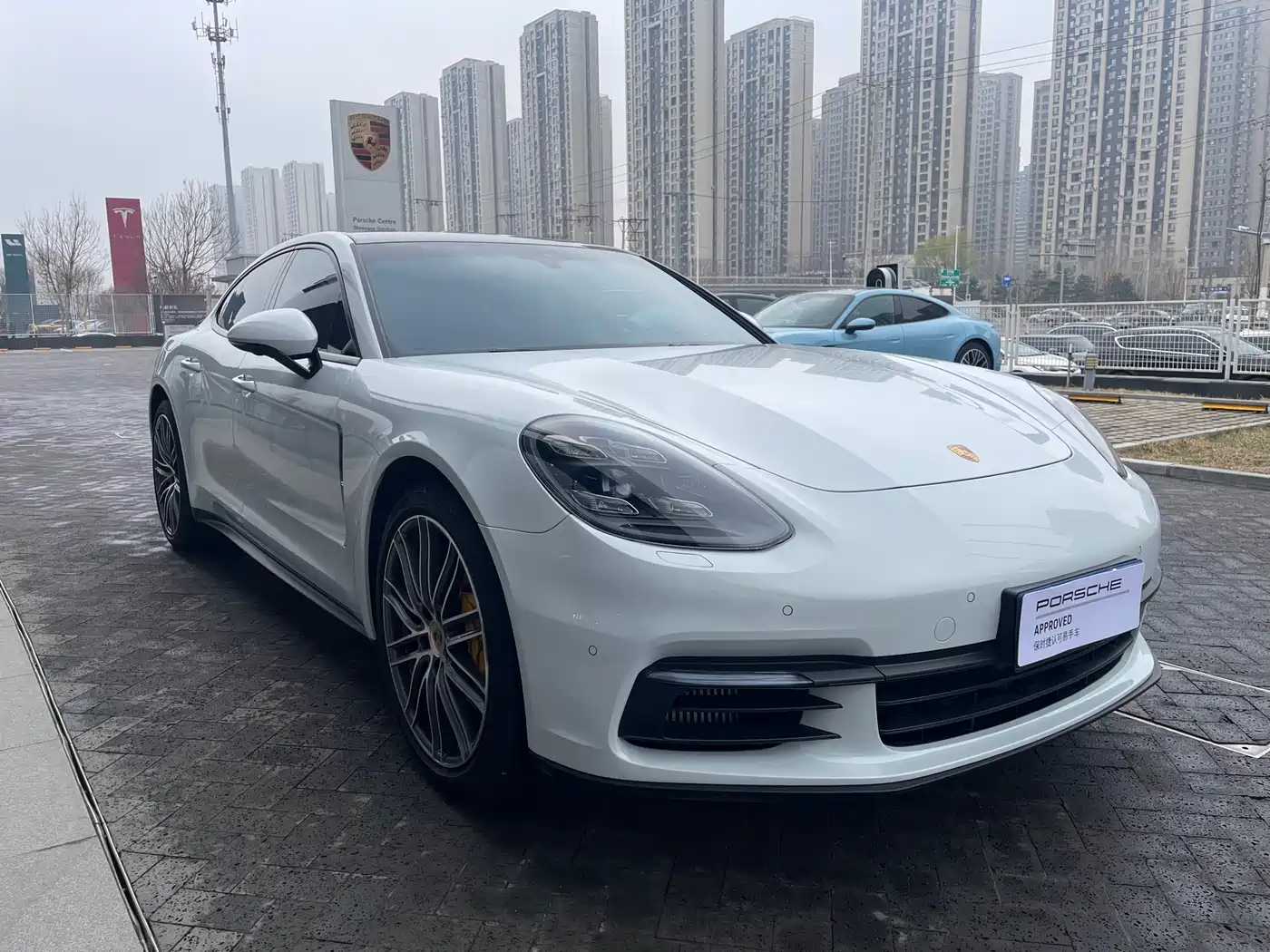 PORSCHE PANAMERA