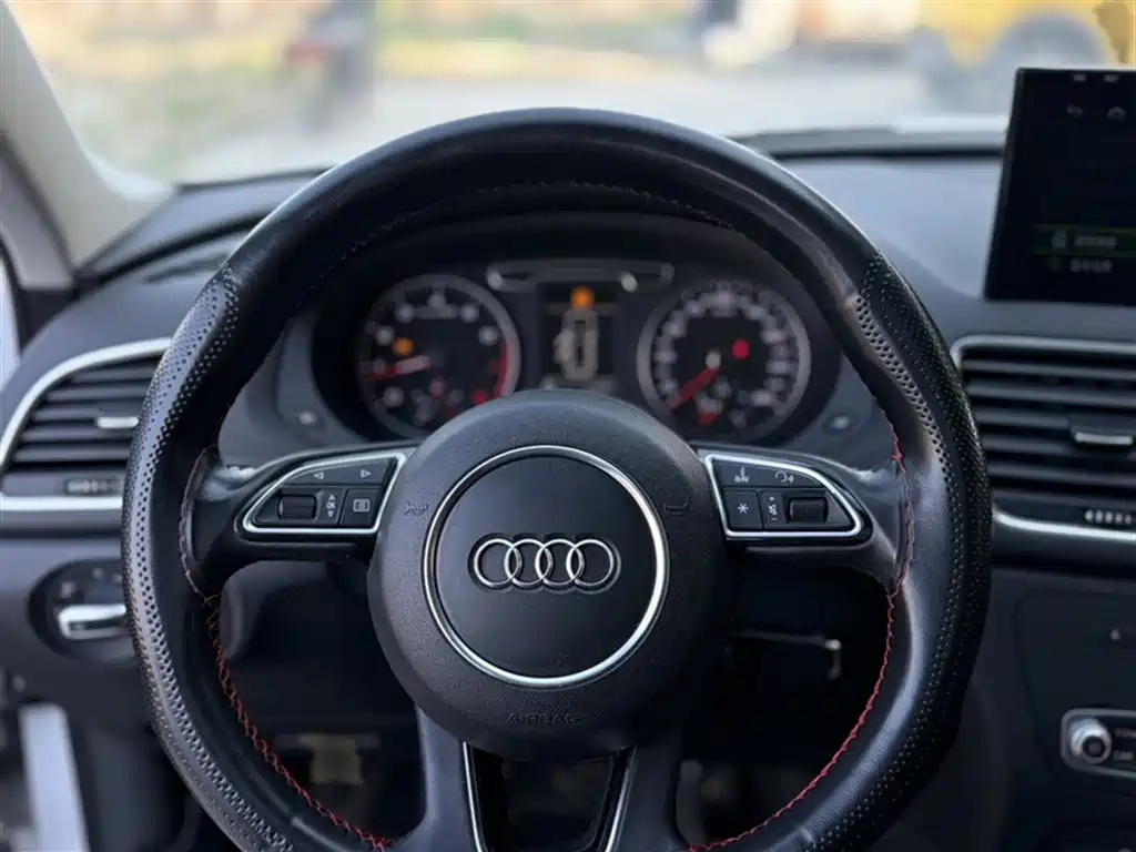 Audi Q3 2015 35 TFSI Millionth Anniversary Comfort фото 3