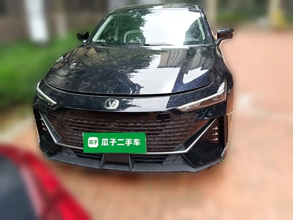 Фото 24 - Changan UNI-V iDD