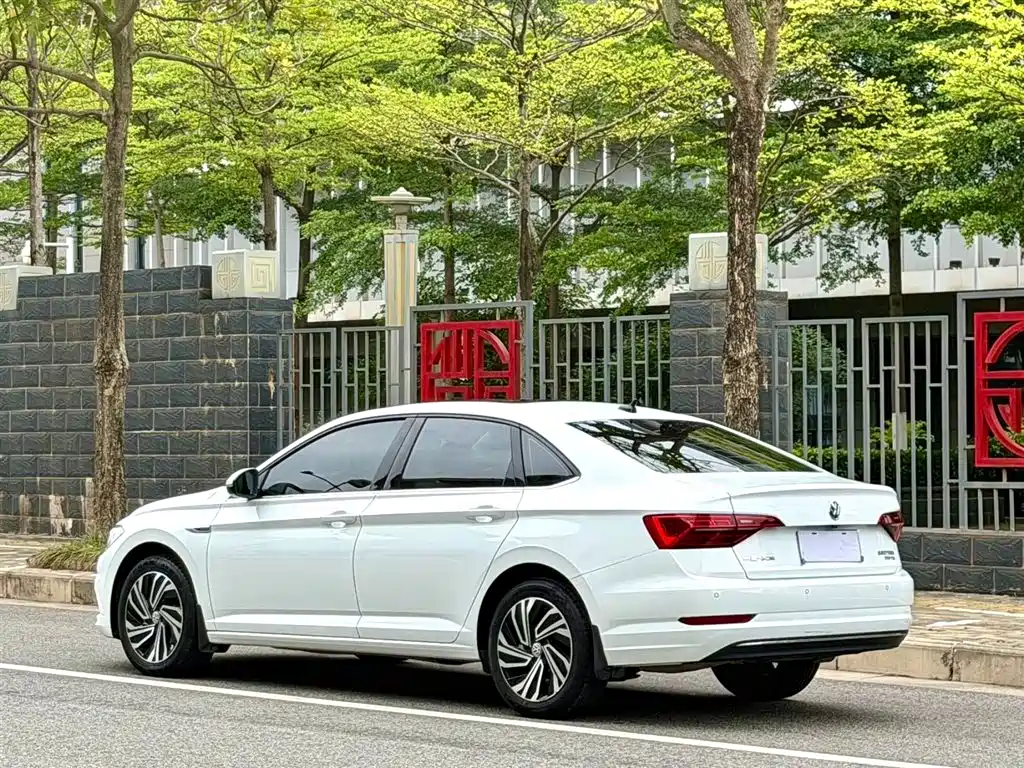 Volkswagen Sagitar 2021 280TSI DSG Surpassing Edition фото 5