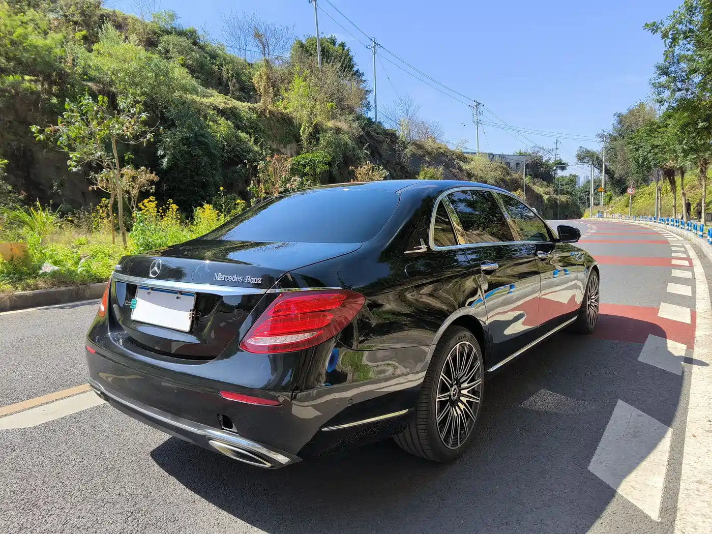Mercedes-Benz E-Class 2018 E 300 L Luxury фото 13