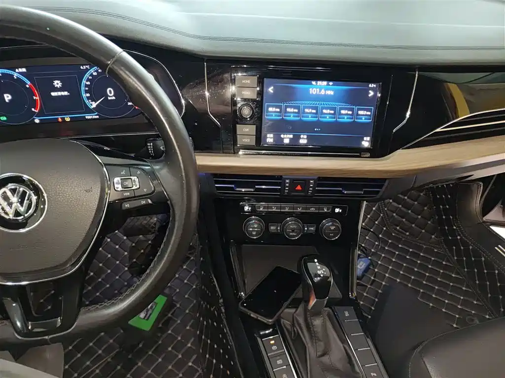 Volkswagen Passat 2019 330TSI Luxury Edition China VI фото 13