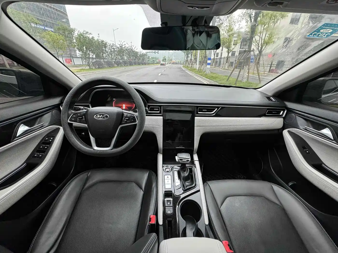 JAC JAC J7 2020 2020 1.5T CVT Dream Model