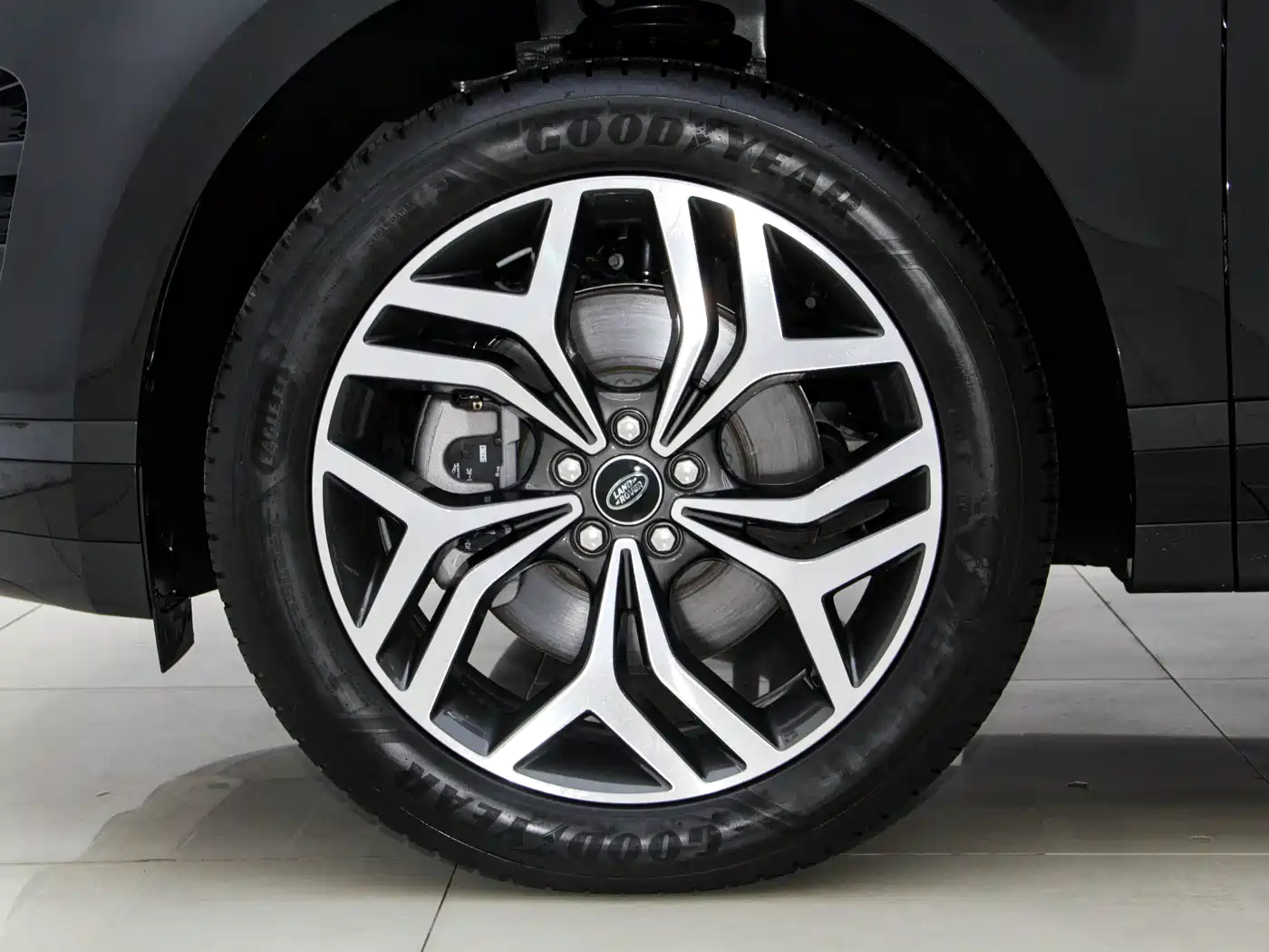 Land Rover Range Rover Evoque 2024 Range Rover Evoque L 249PS Light Master Edition фото 30
