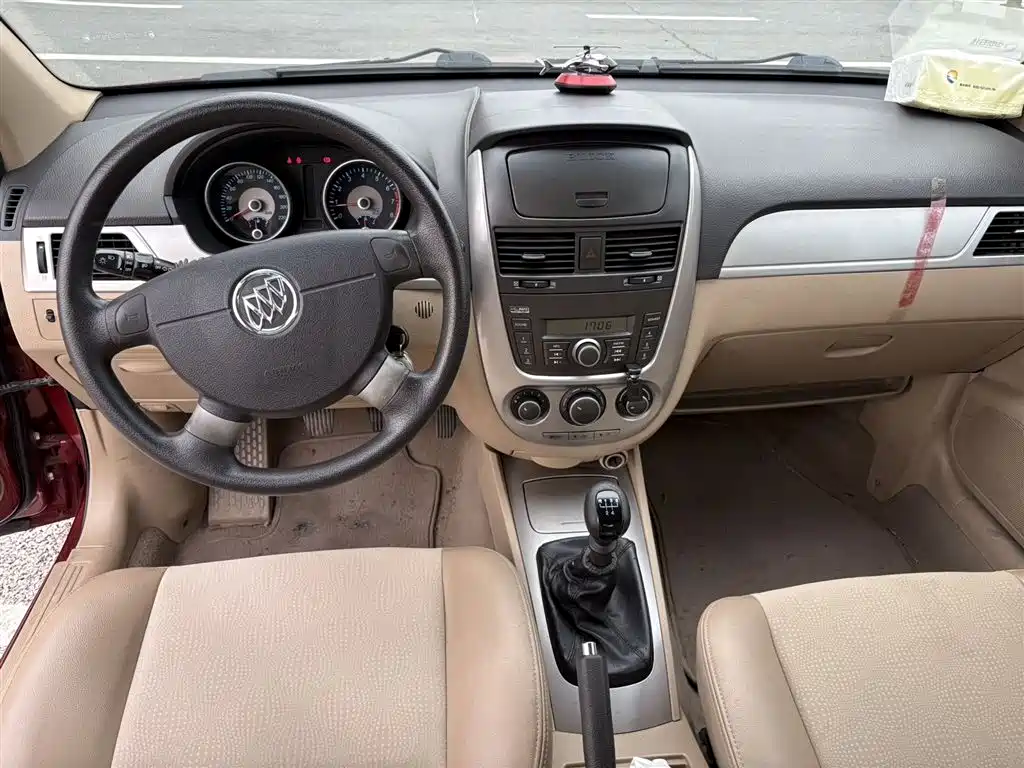 Buick Excelle 2013 1.5L Manual Classic Edition фото 5