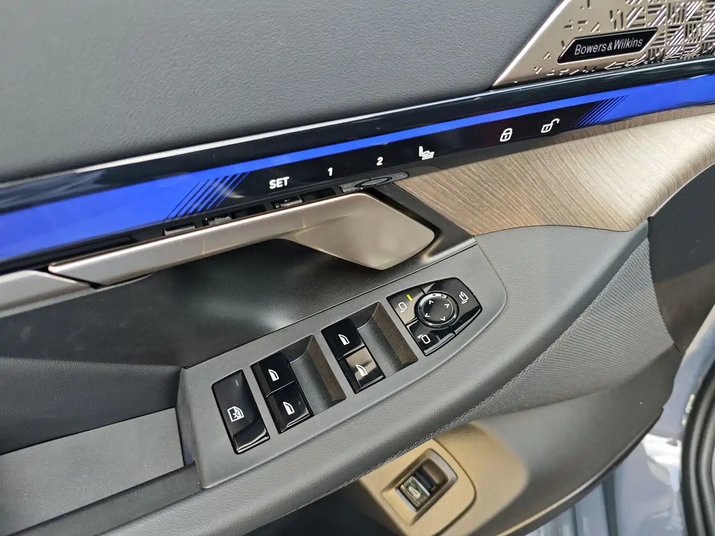BMW 5 Series 2025 530Li Premium Luxury Package фото 21