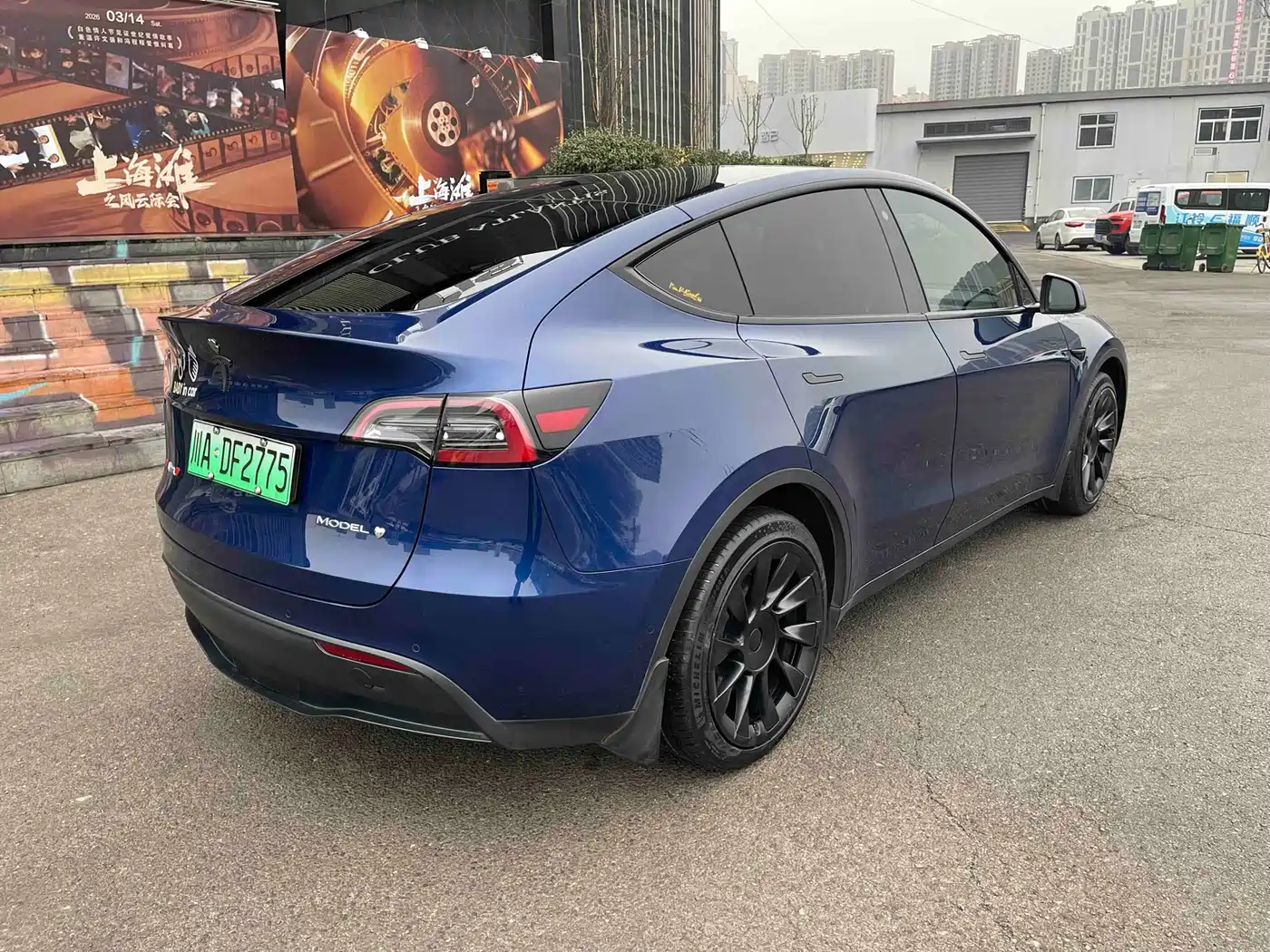 TESLA MODEL Y