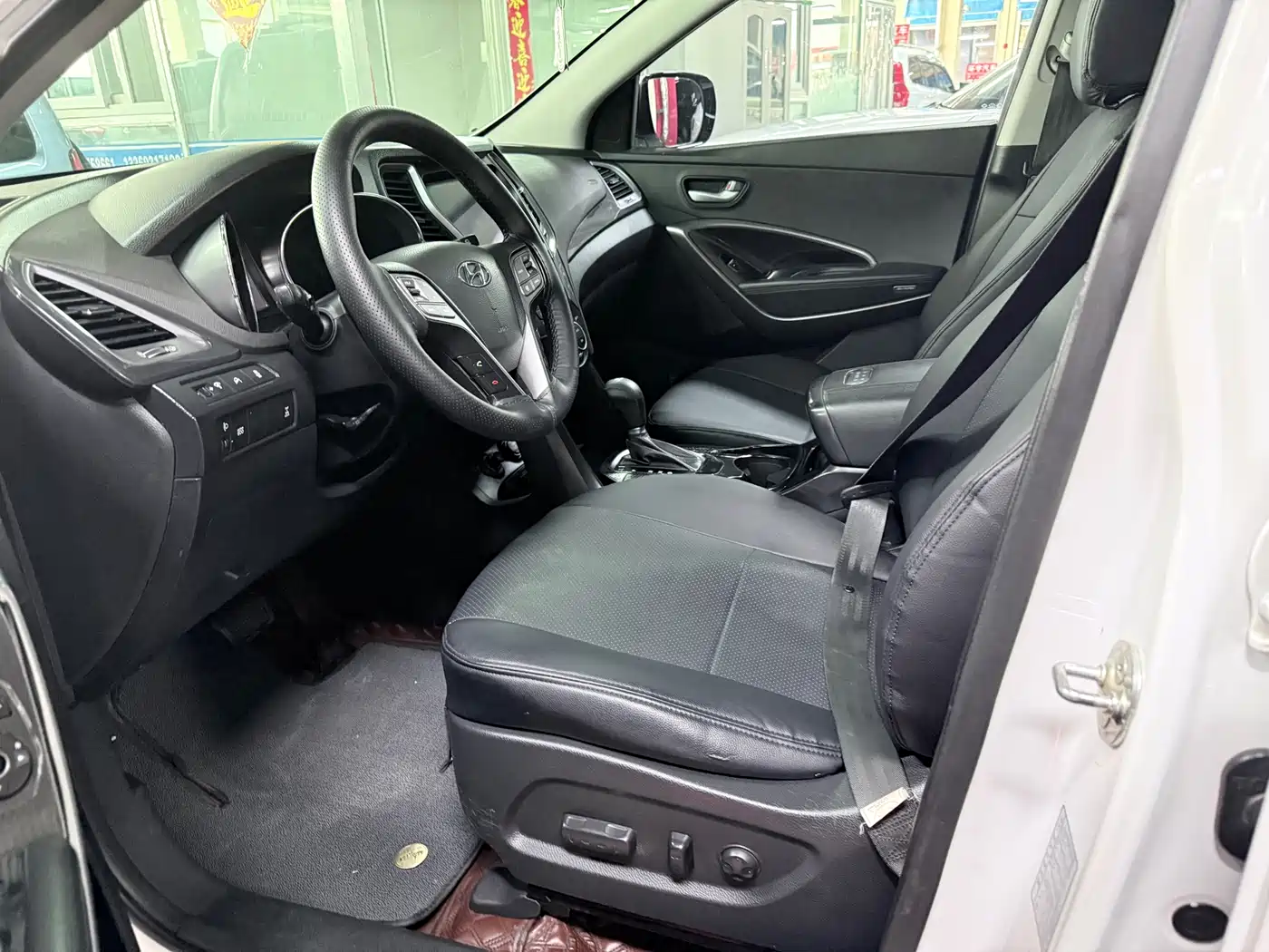 Hyundai Santa Fe 2015 2.0T Automatic 4WD Smart 5-Seater фото 8