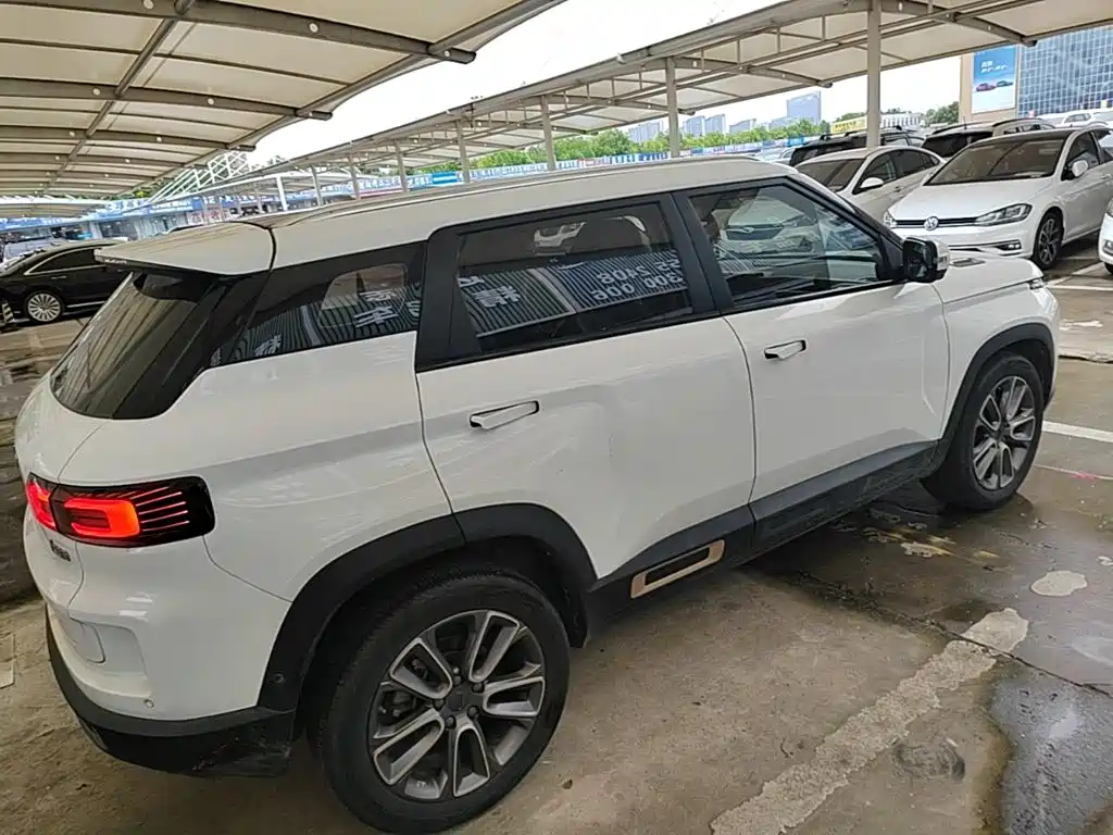 Geely ICON 2022 2020 1.5TD i9 BSG