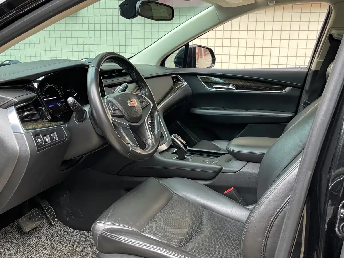 Cadillac XT5 2016 2016 25T Luxury Model