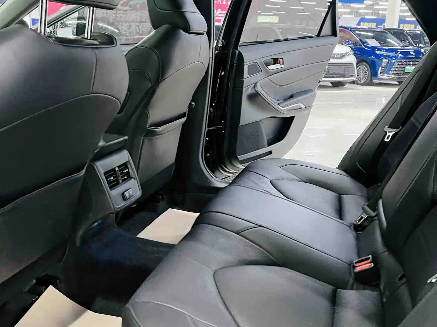 Toyota Avalon 2019 2.0L Luxury Edition (China VI) фото 8