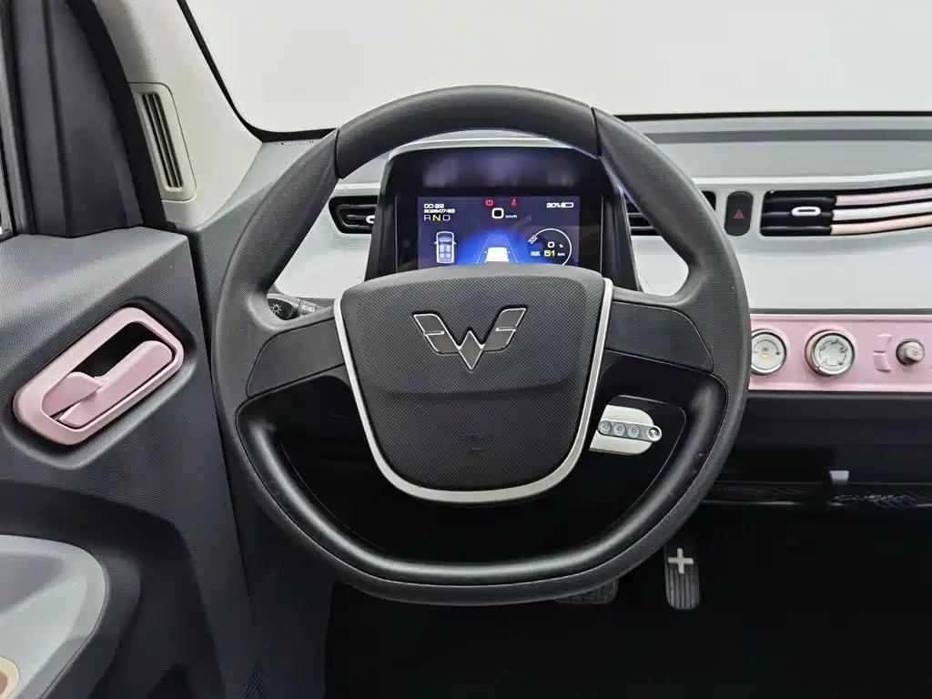 Фото 11 - Wuling Motors Hongguang MINIEV