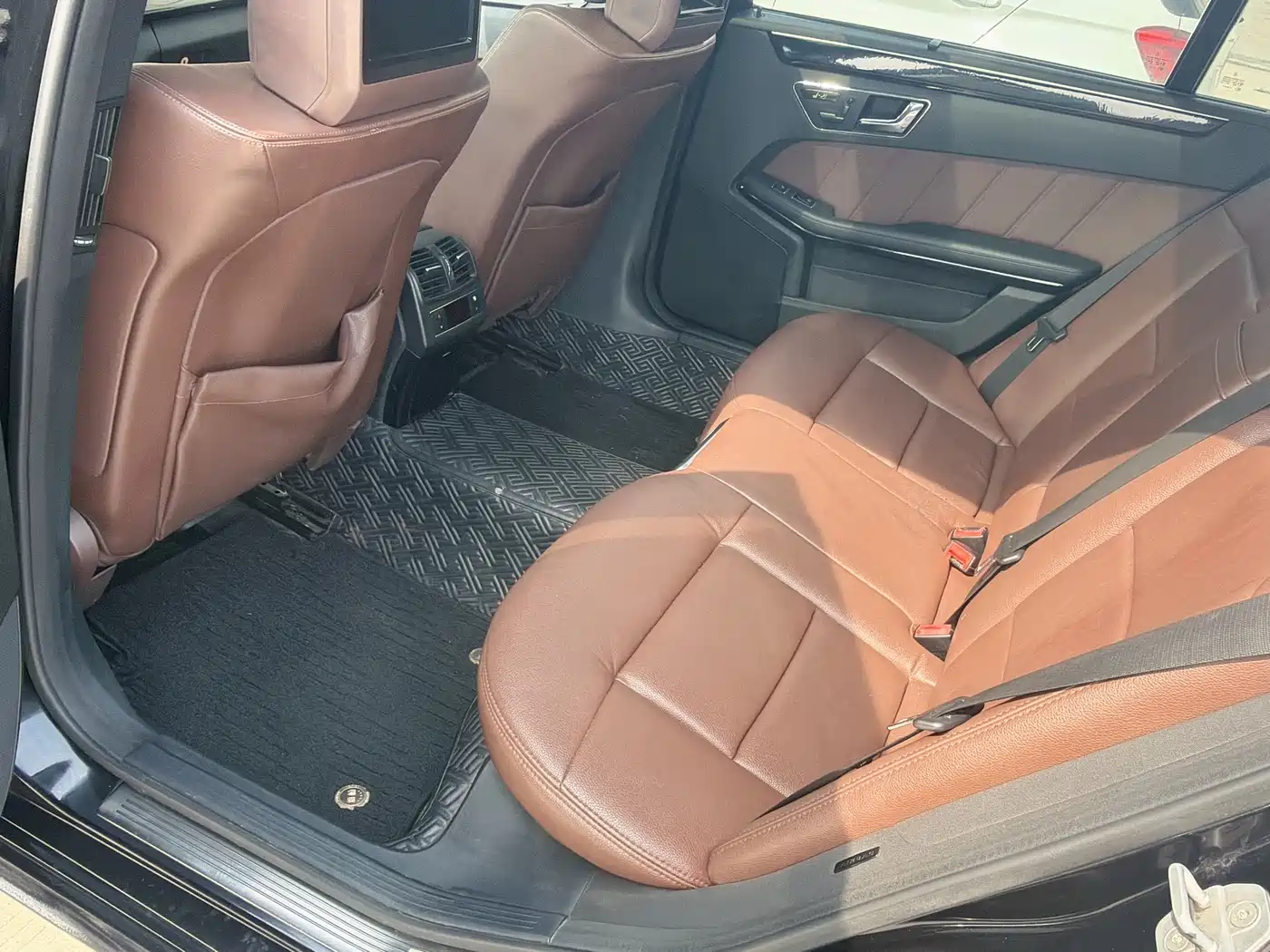 Mercedes-Benz E-Class 2012 E 300 L Fashion Luxury фото 12