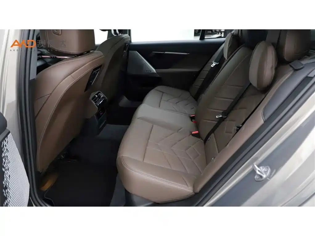BMW 5 Series 2024 530Li Leading Model Luxury Package фото 7