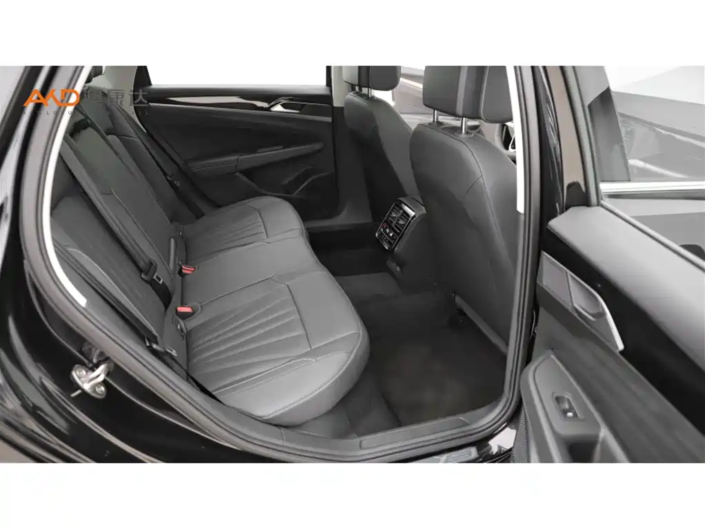 Volkswagen Passat 2025 Outstanding 380TSI Dragon Soaring Edition фото 8