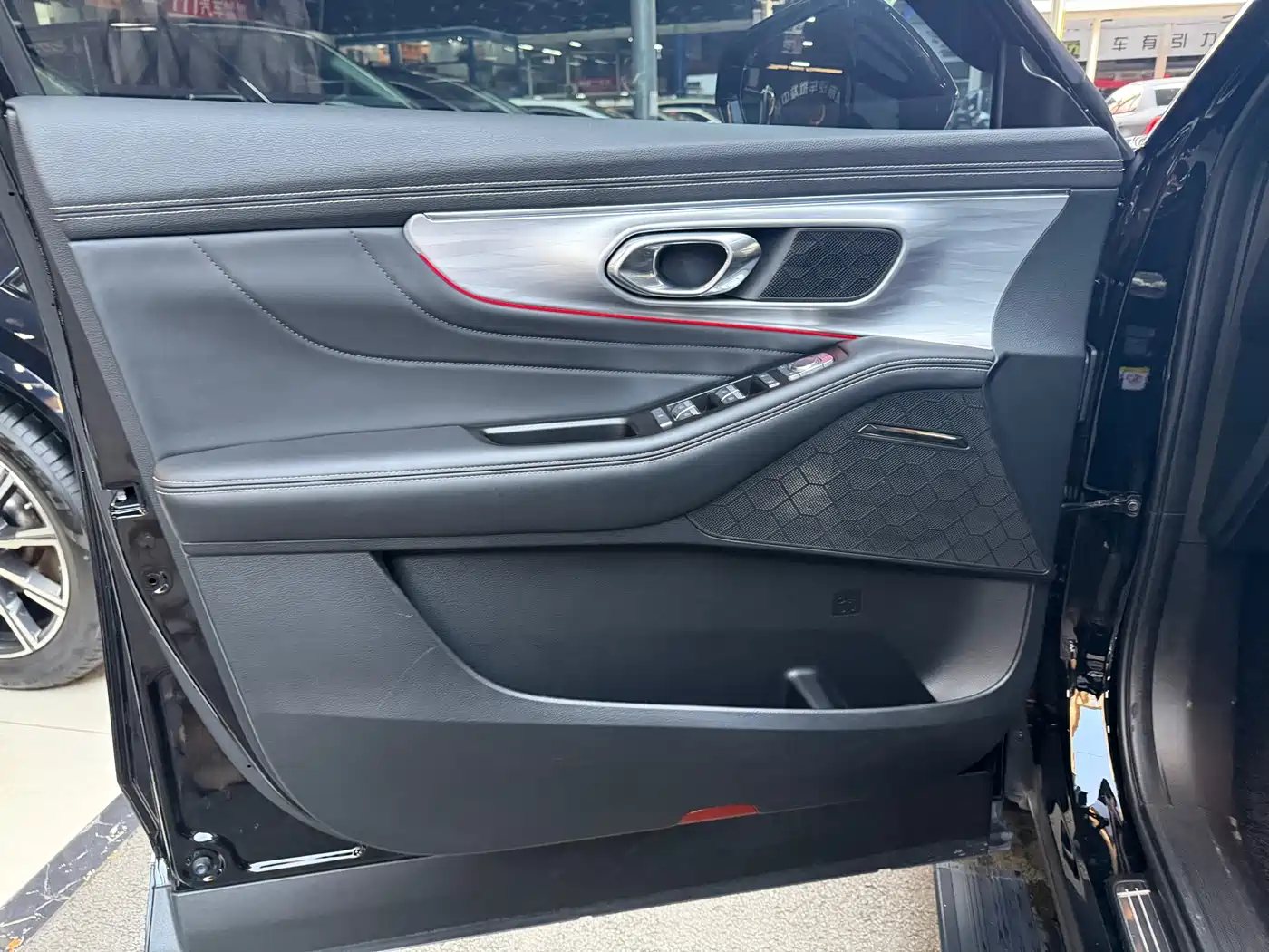 GAC Trumpchi Trumpchi GS8 2022 Pilot Series 2.0TGDI 2WD Luxury Smart Connect Edition (7-Seater) фото 24