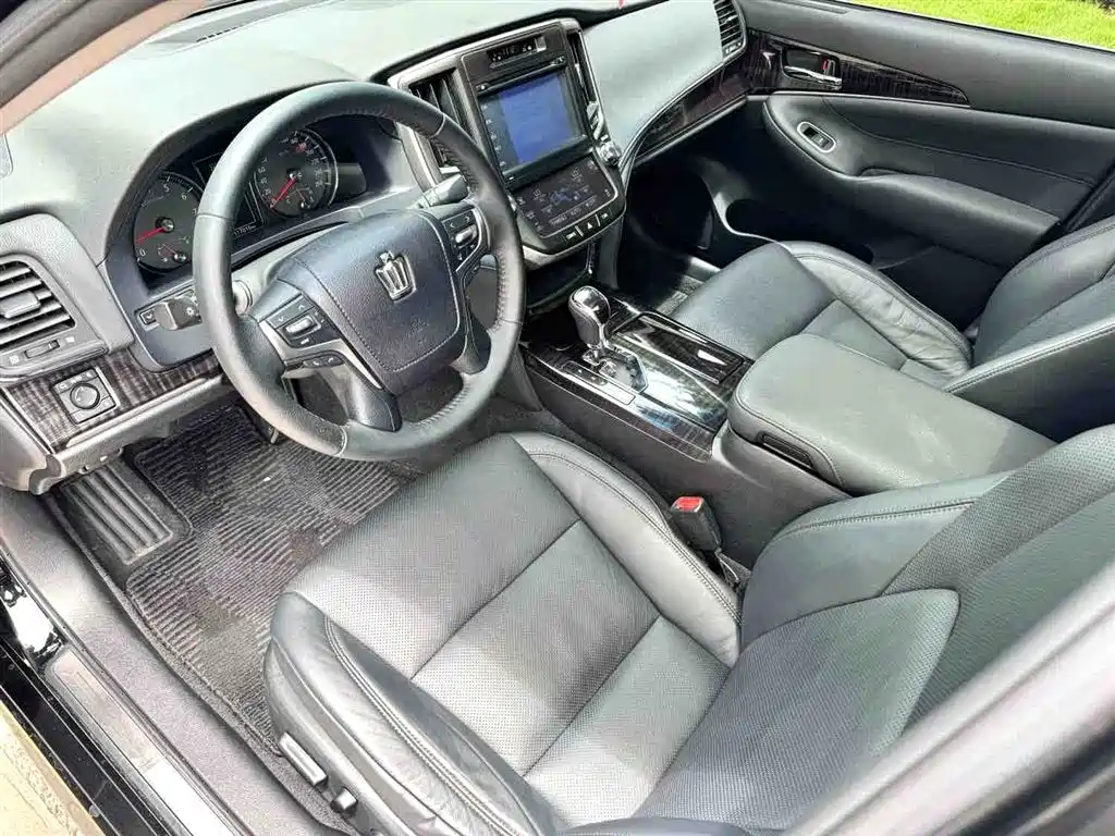 Toyota Crown 2015 2.0T Fashion фото 9