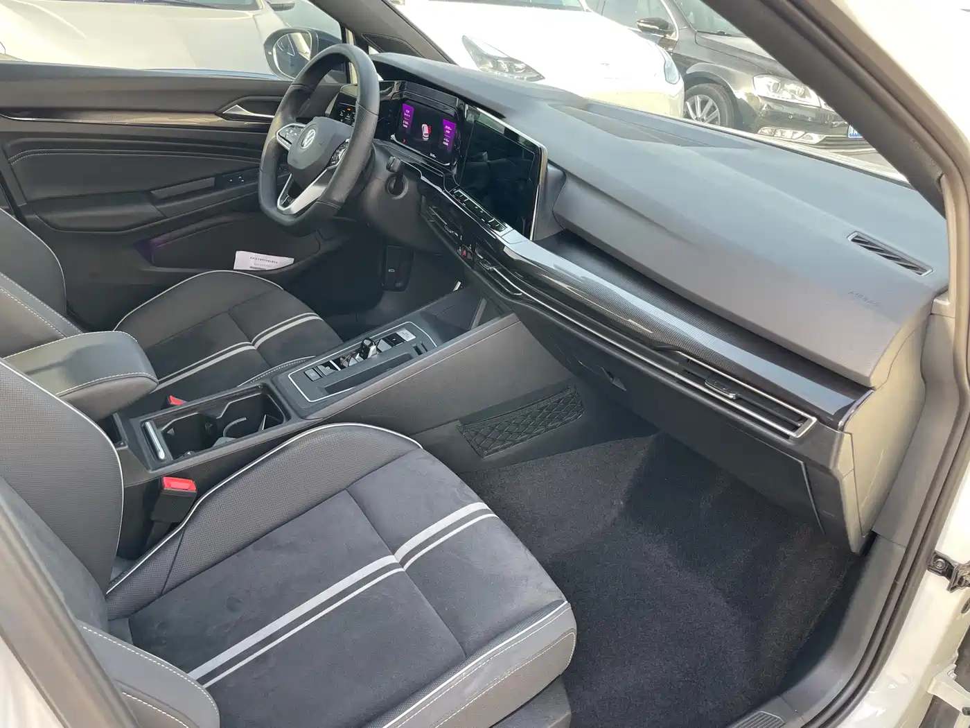 Volkswagen Golf 2021 280TSI DSG R-Line фото 7