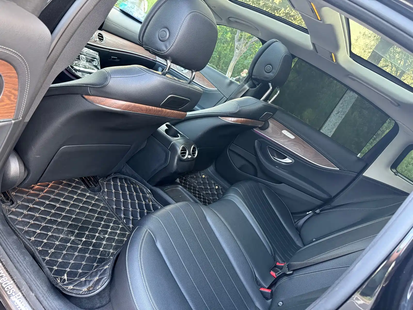 Фото 7 - Mercedes-Benz E-Class