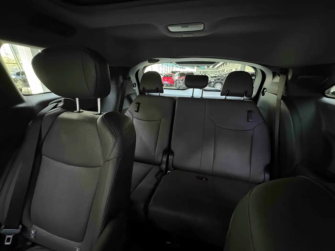 Toyota Granvia 2023 2.5L Hybrid Flagship VIP Edition фото 18
