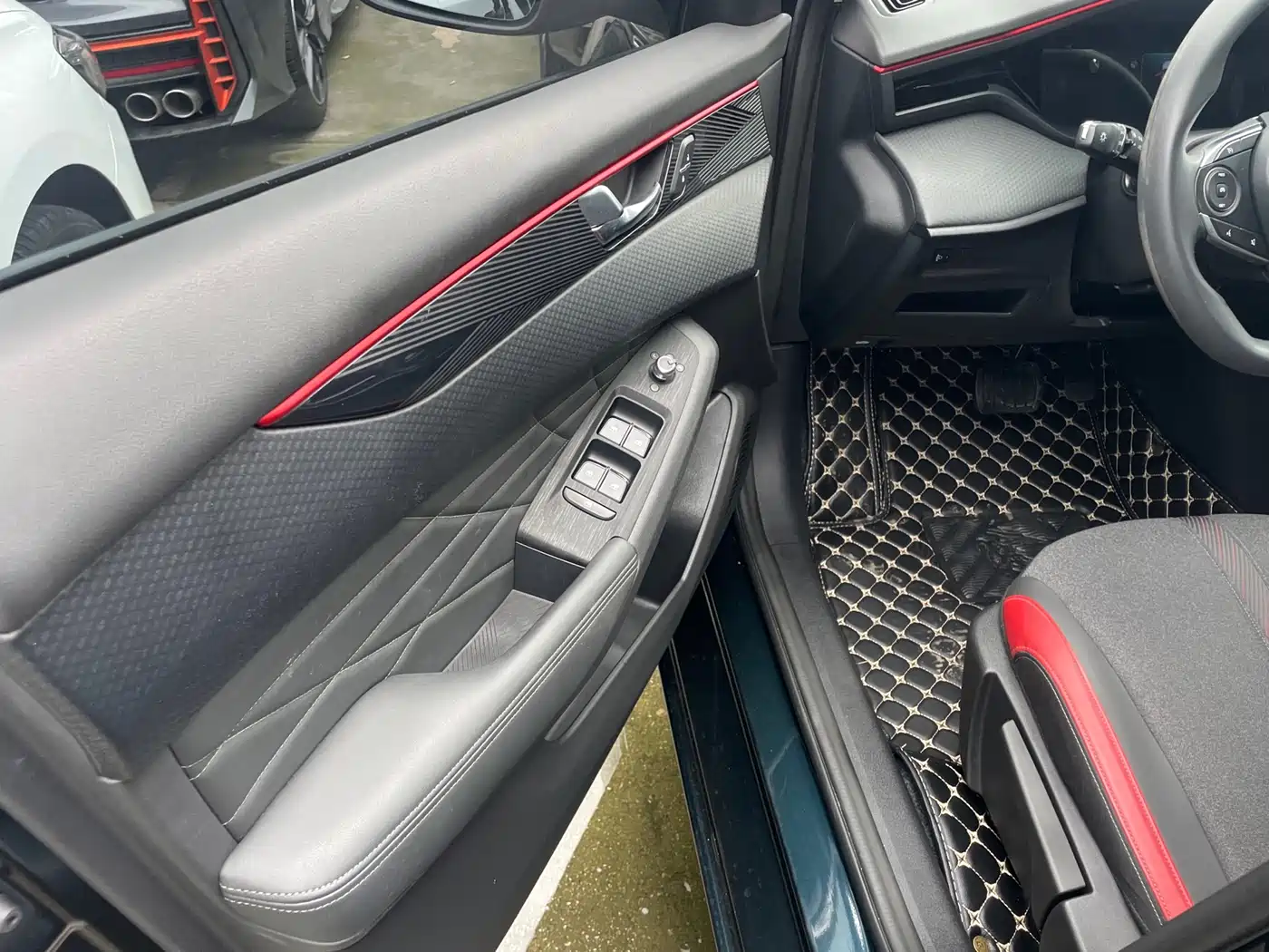 DONGFENG YI HYUN MAX