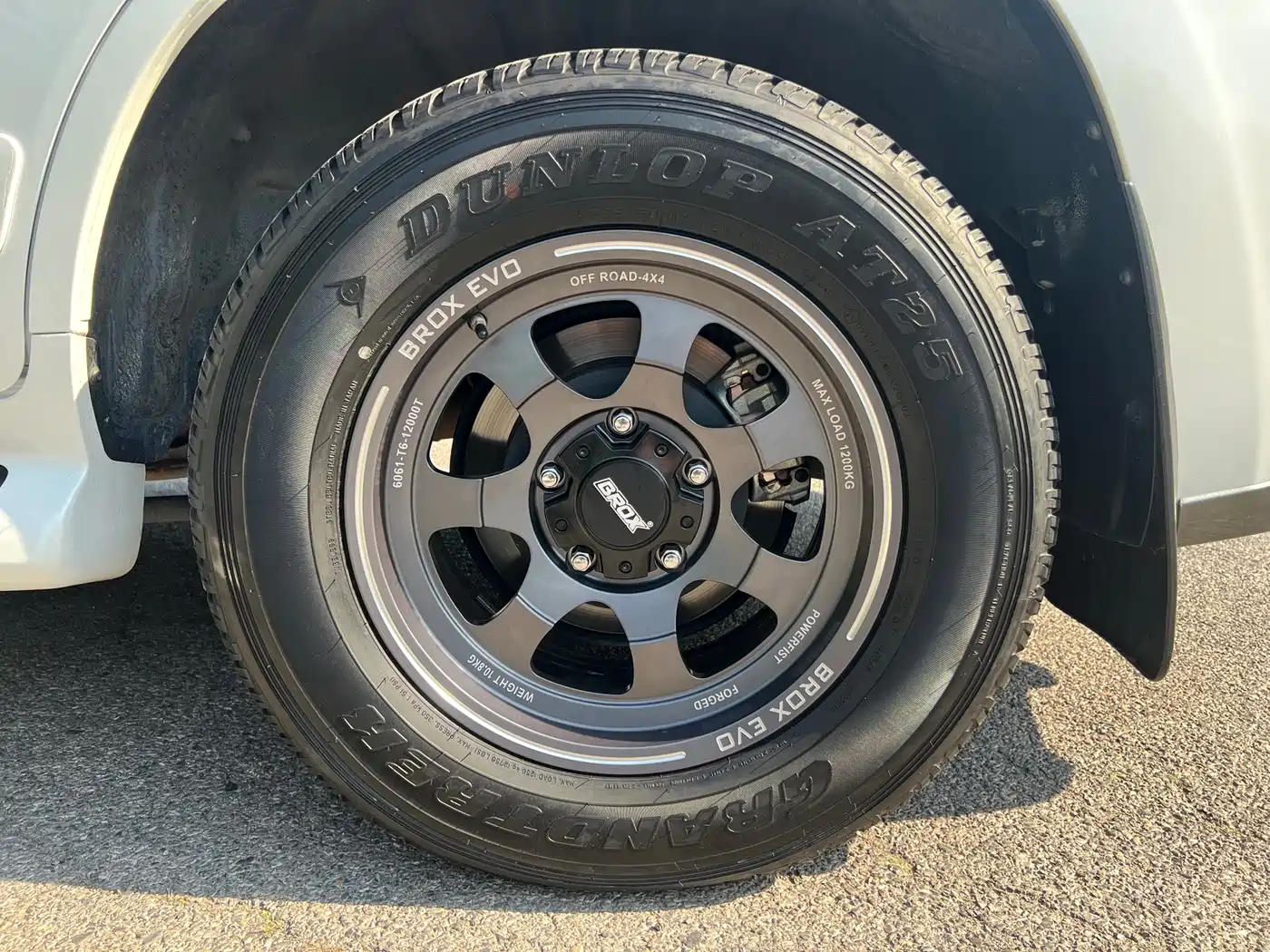 Lexus LX фото 12